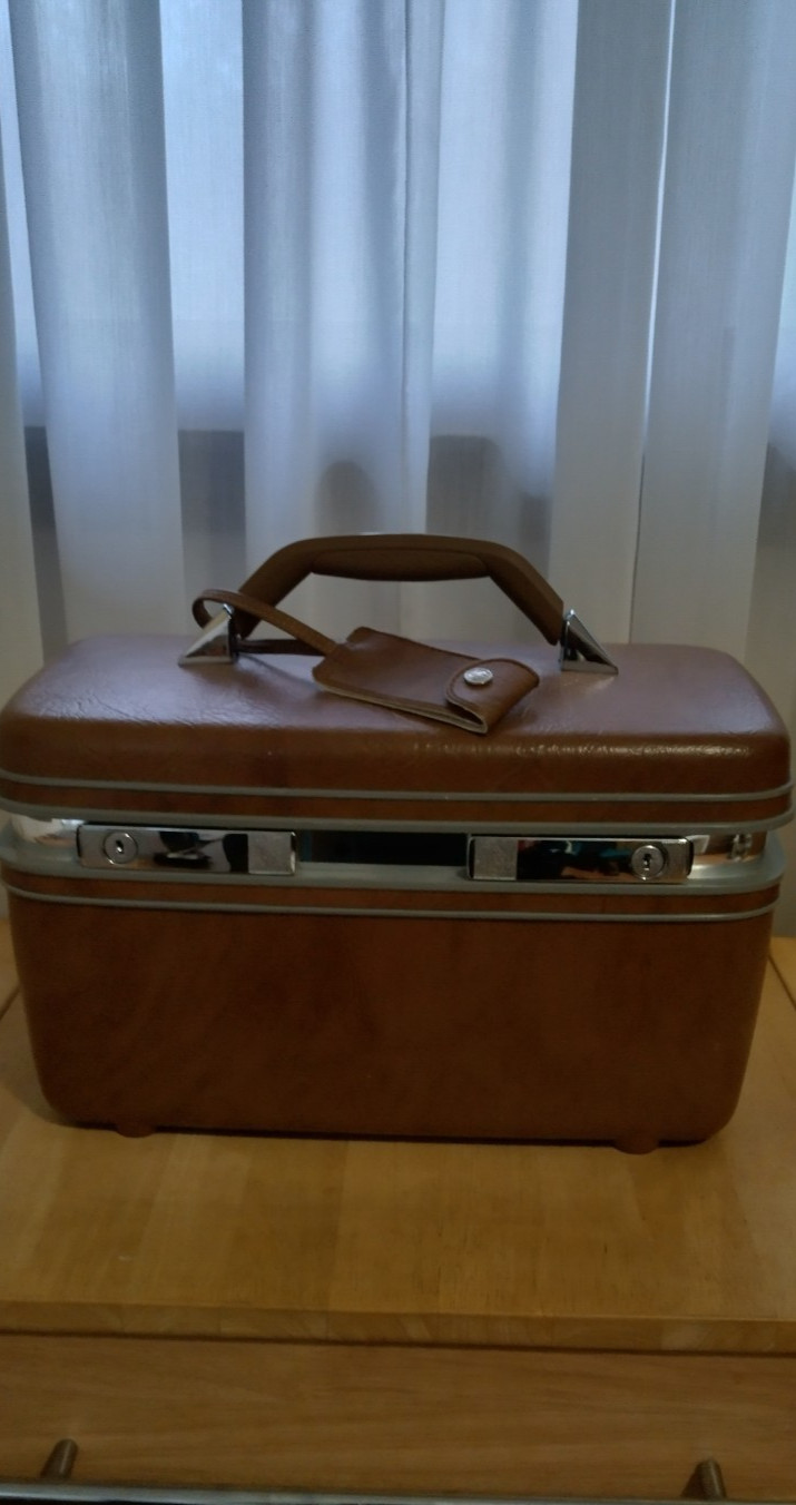 Vintage Samsonite Silhouette Make Up Train Case Luggage Suitcase No Key or Tray