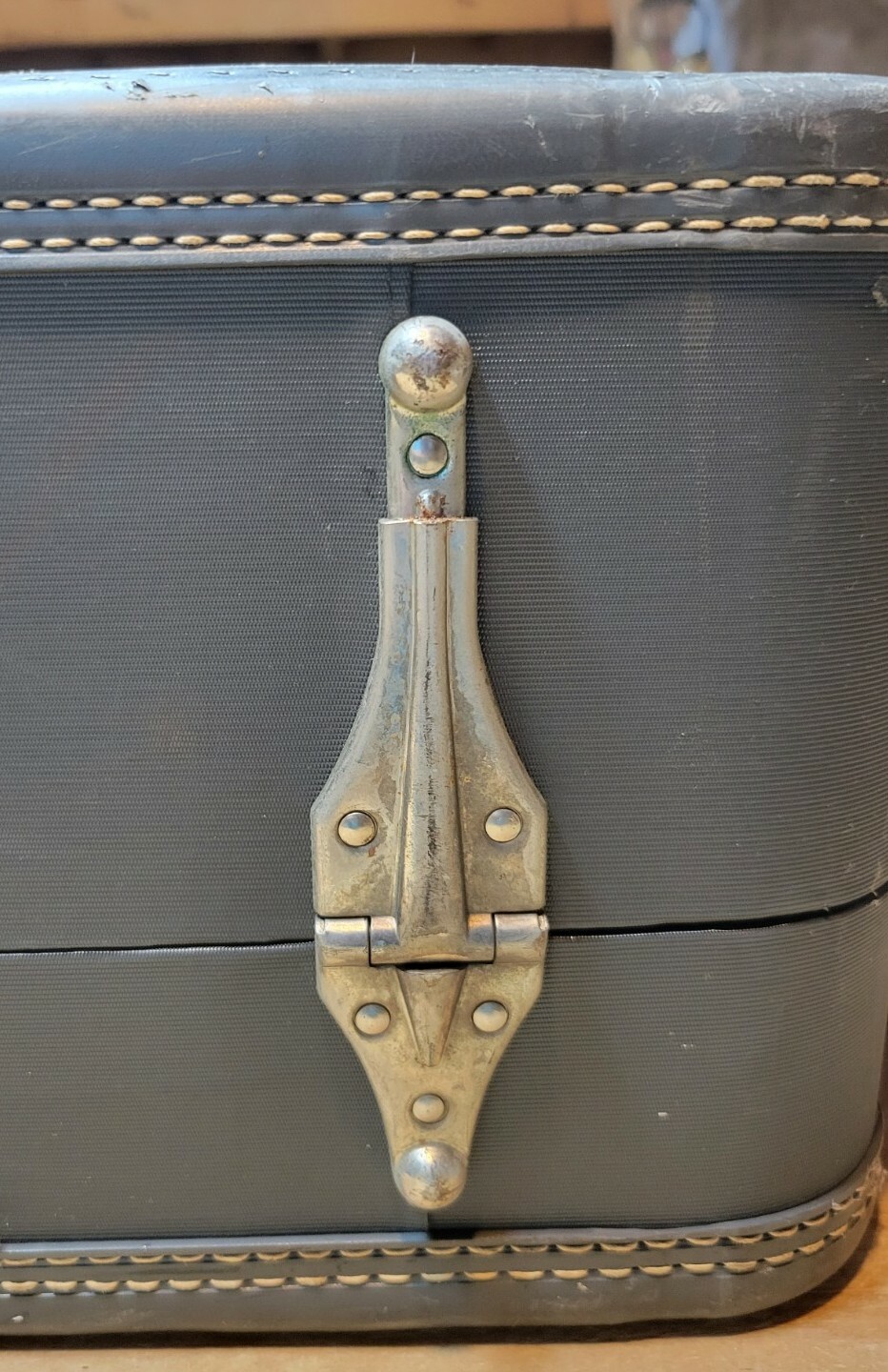 Vintage (1960s) Globester Luggage. Original Keys, Hangers, Lining, Airline Tags