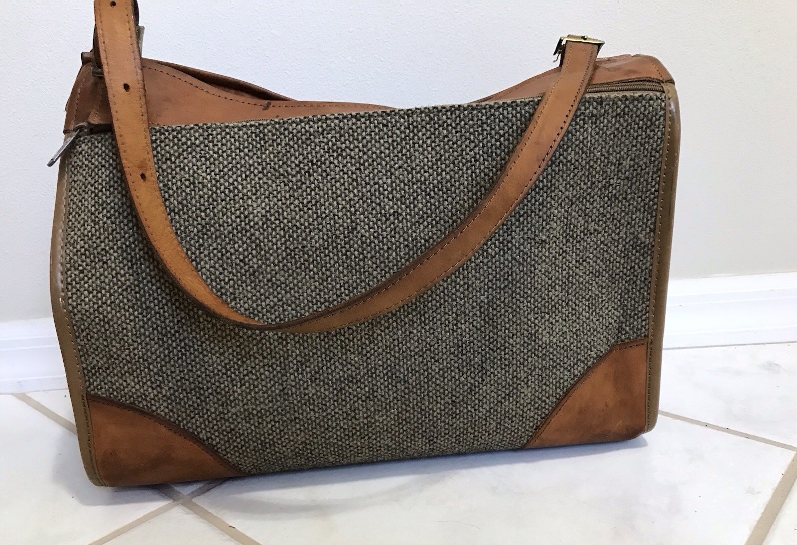 Vintage HARTMANN LUGGAGE Tweed & Leather Shoulder Bag Satchel Tote 17”X12”X7.5”