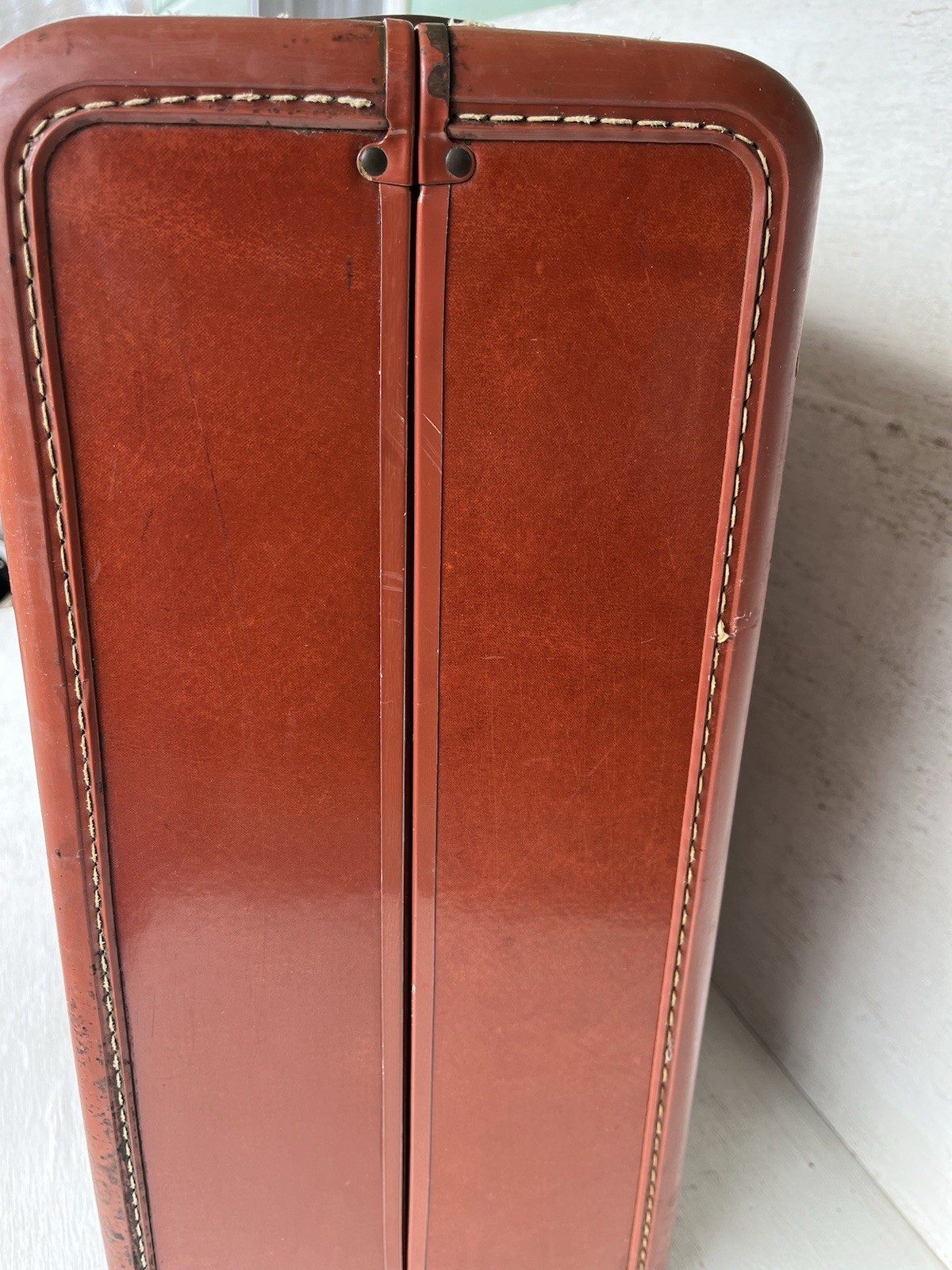 Vintage Brown Hard Shell Samsonite Suitcase Metal Locks Violet Fabric Interior