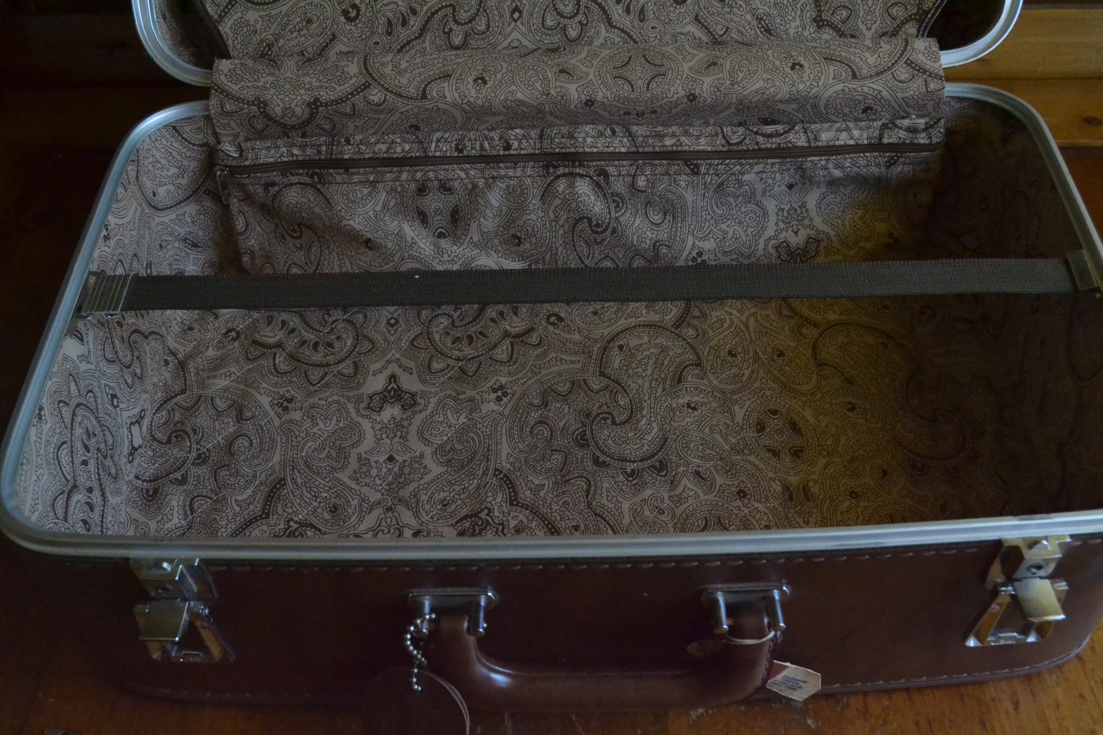 Vintage MCM Sears Featherlite Pullman Suitcase w/ 2 Keys Brown Mint