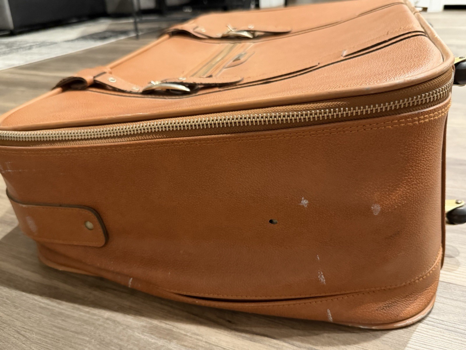Vintage JC Penney Jaguar Leather Rolling Suitcase Cognac Brown Lock Keys YKK
