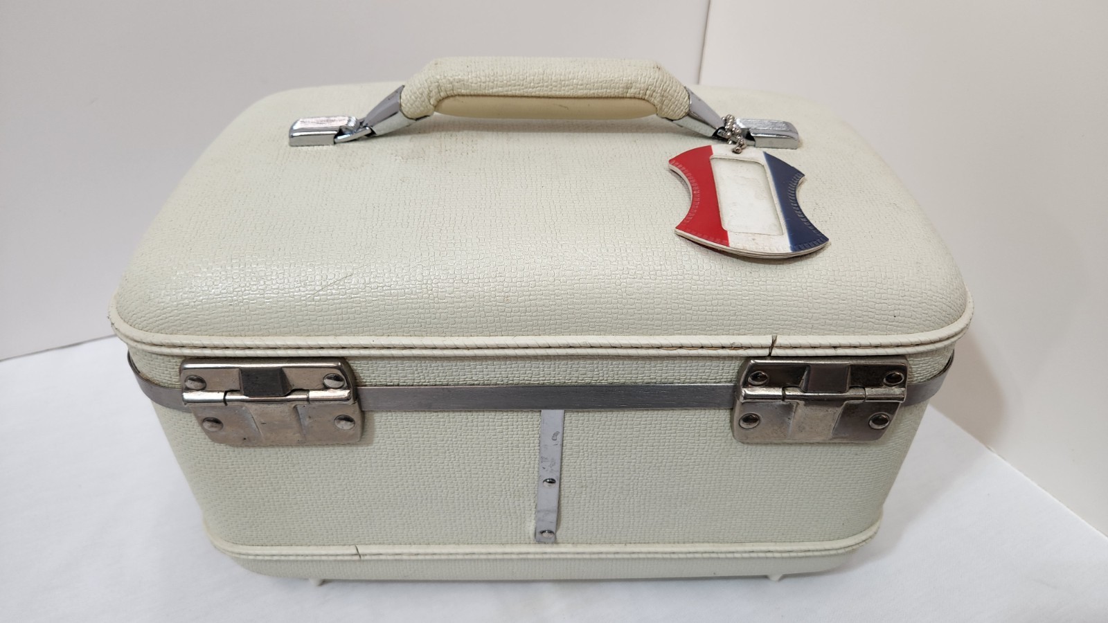 American Tourister Tri-Taper travel make up toiletry case With Bakelite Tray Etc