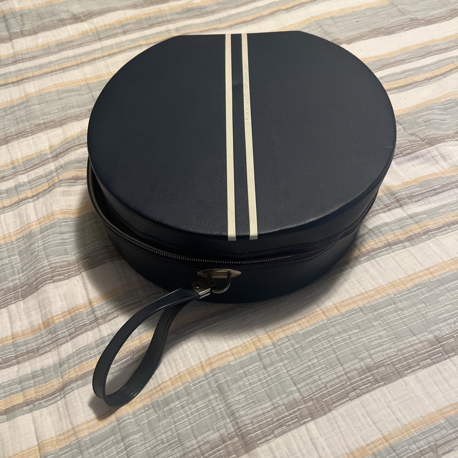 Vintage Beauty Counselor Round Hat Box Keene Pkg Associates