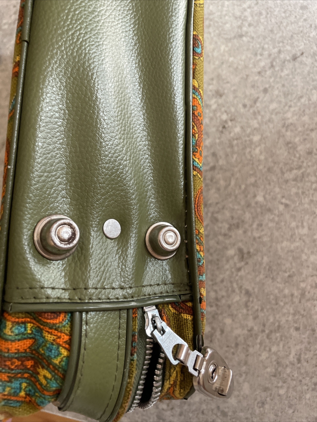 VTG 1970s Bantam Travelware Mod Suitcase Unique Paisley Canvas Olive Green FUN
