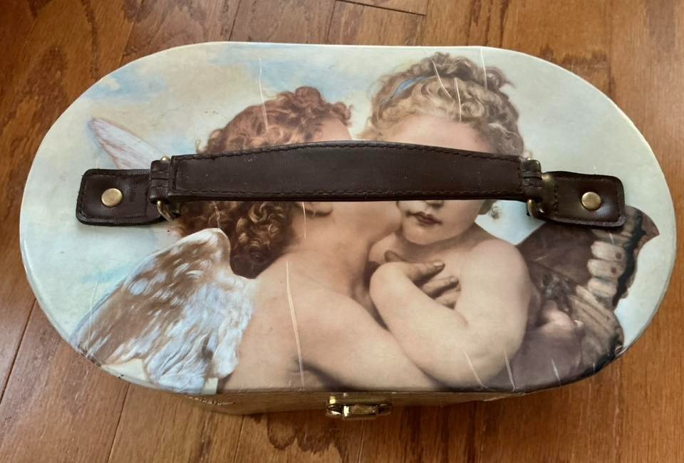 Vintage Oval Travel Makeup Cosmetic Vanity Case with Mirror Angels on Top