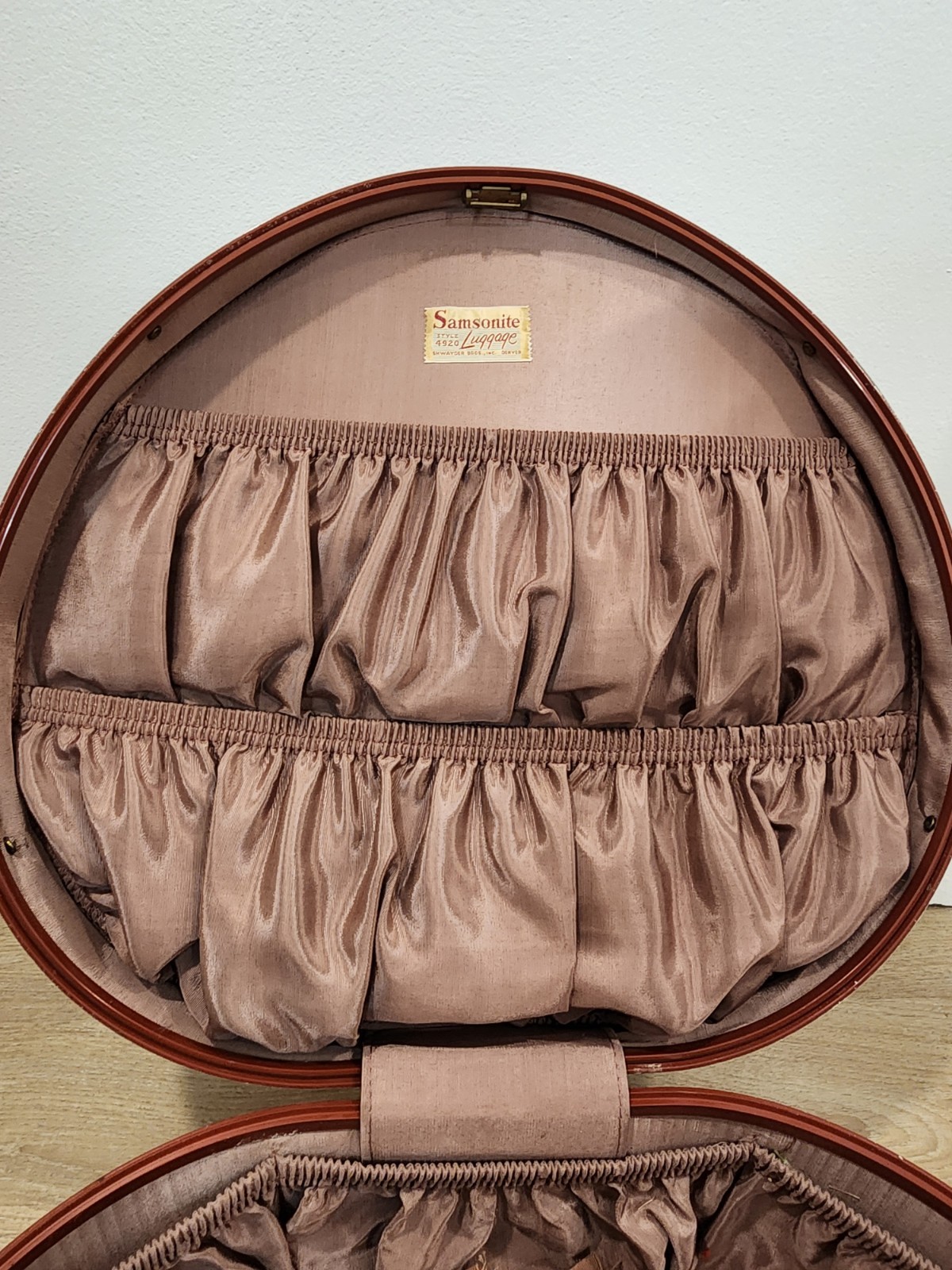 Samsonite 18 inch Vintage Round Hat Box Train Case Suitcase Luggage 4920 Brown