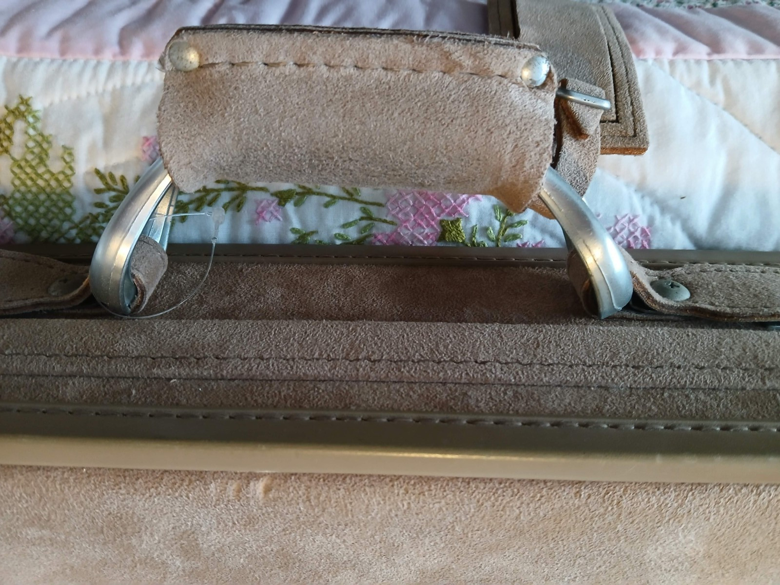 MEN’S VINTAGE HARTMAN HALSTON ULTRA SUEDE TAN TRAVEL CASE BRIEFCASE W/ KEYS