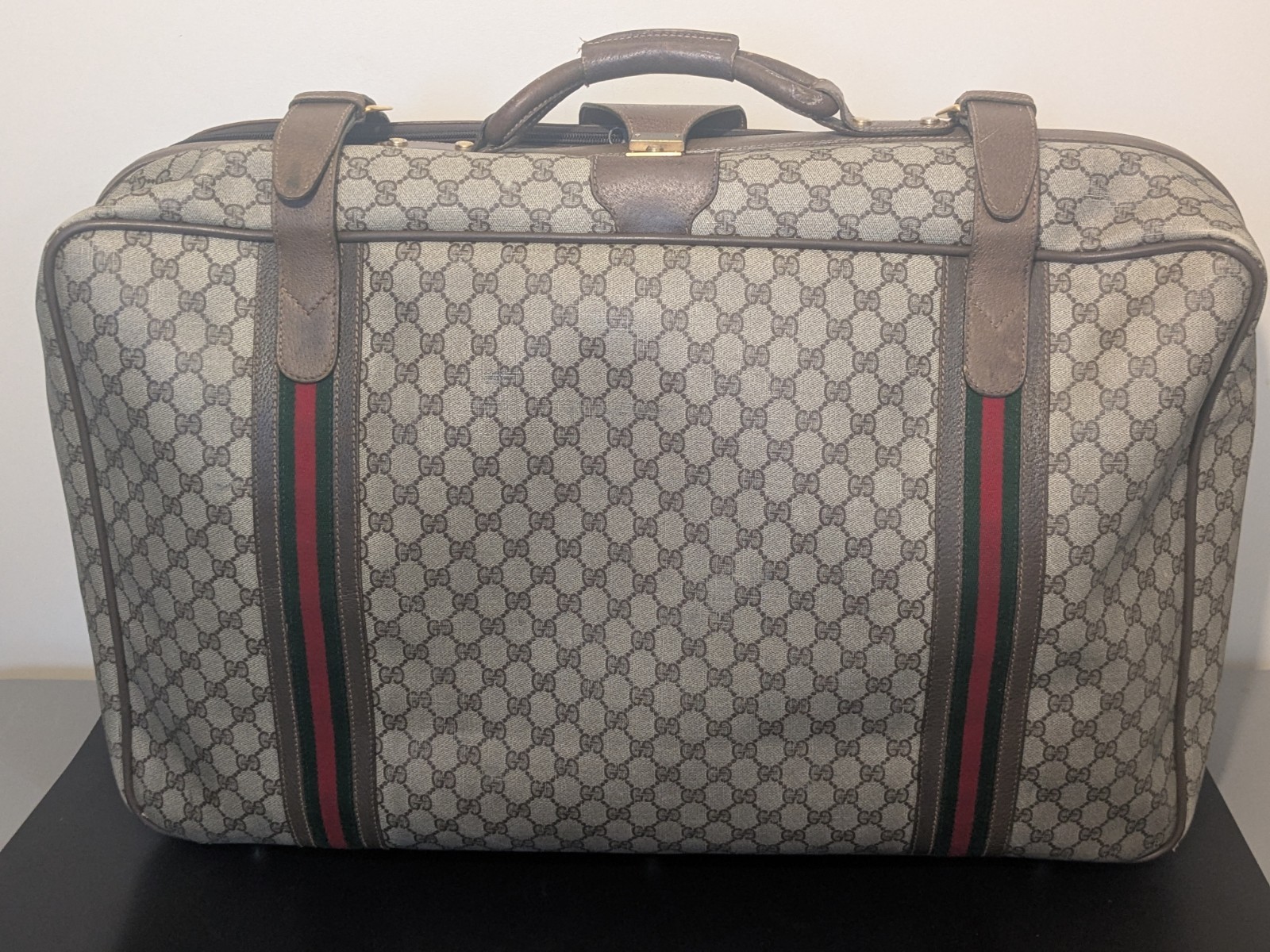 Gucci GG Supreme Logo AUTHENTIC Vintage Suitcase Trunk Travel Luggage WITH COA