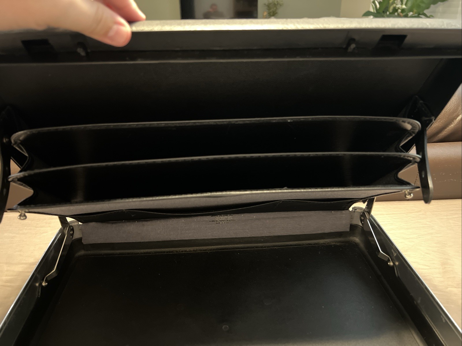 Vintage Samsonite Broker GL Slim Hard Shell Black Briefcase Attache 1985 No Key