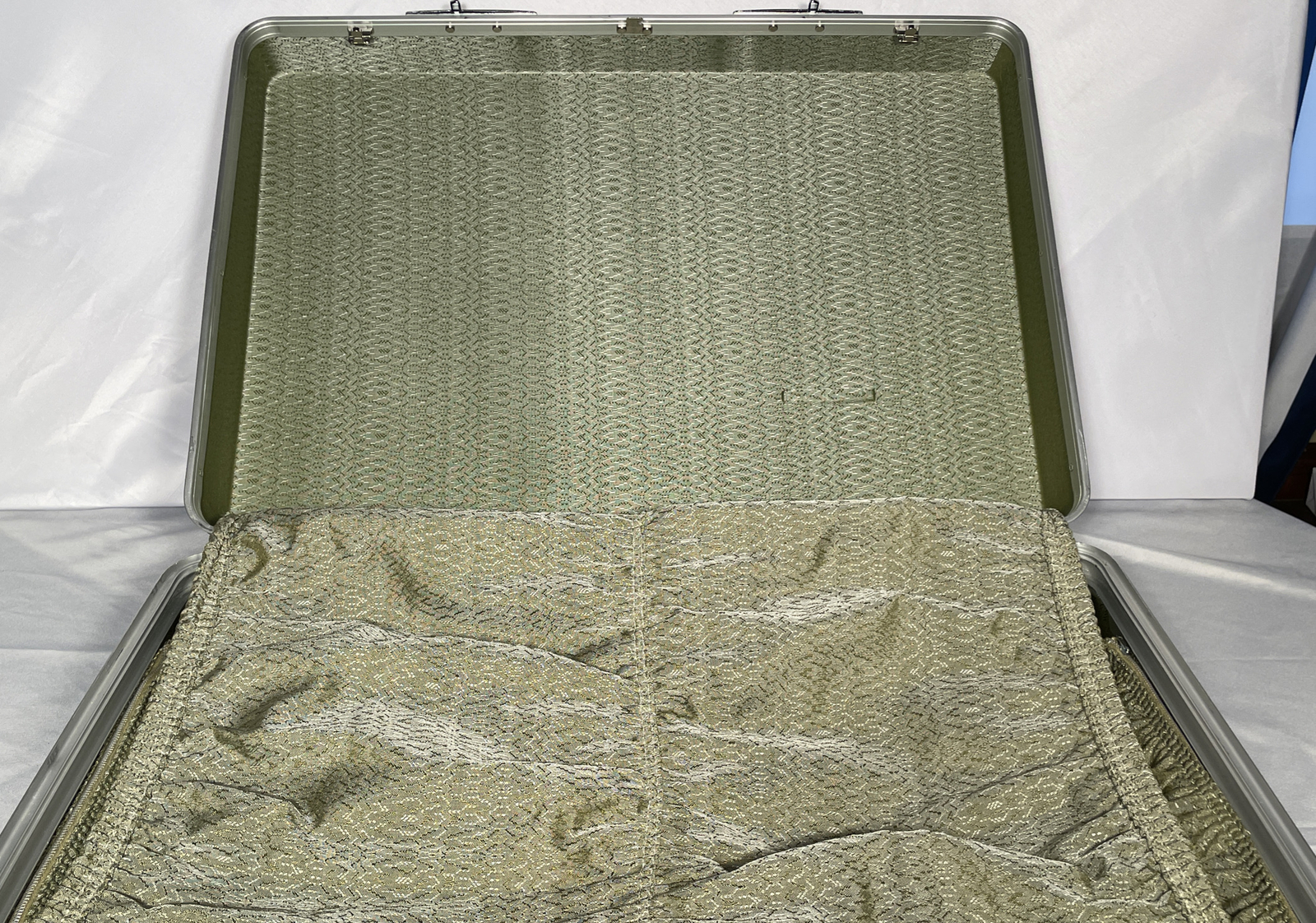 Vintage Sears Suitcase Retro Travel Master Hardshell Avocado Green 27×18 READ