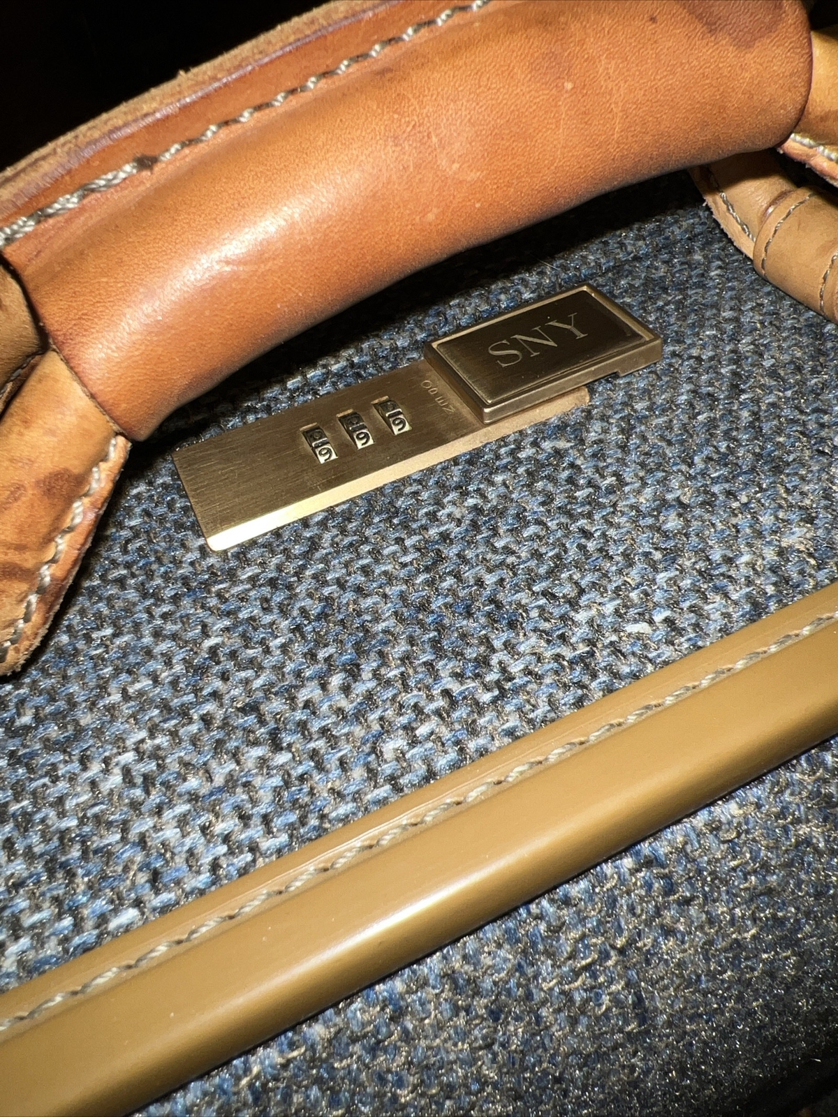 Hartmann Luggage 1 Piece Tweed Leather Locking w Hidden Latches Suitcase Vintage