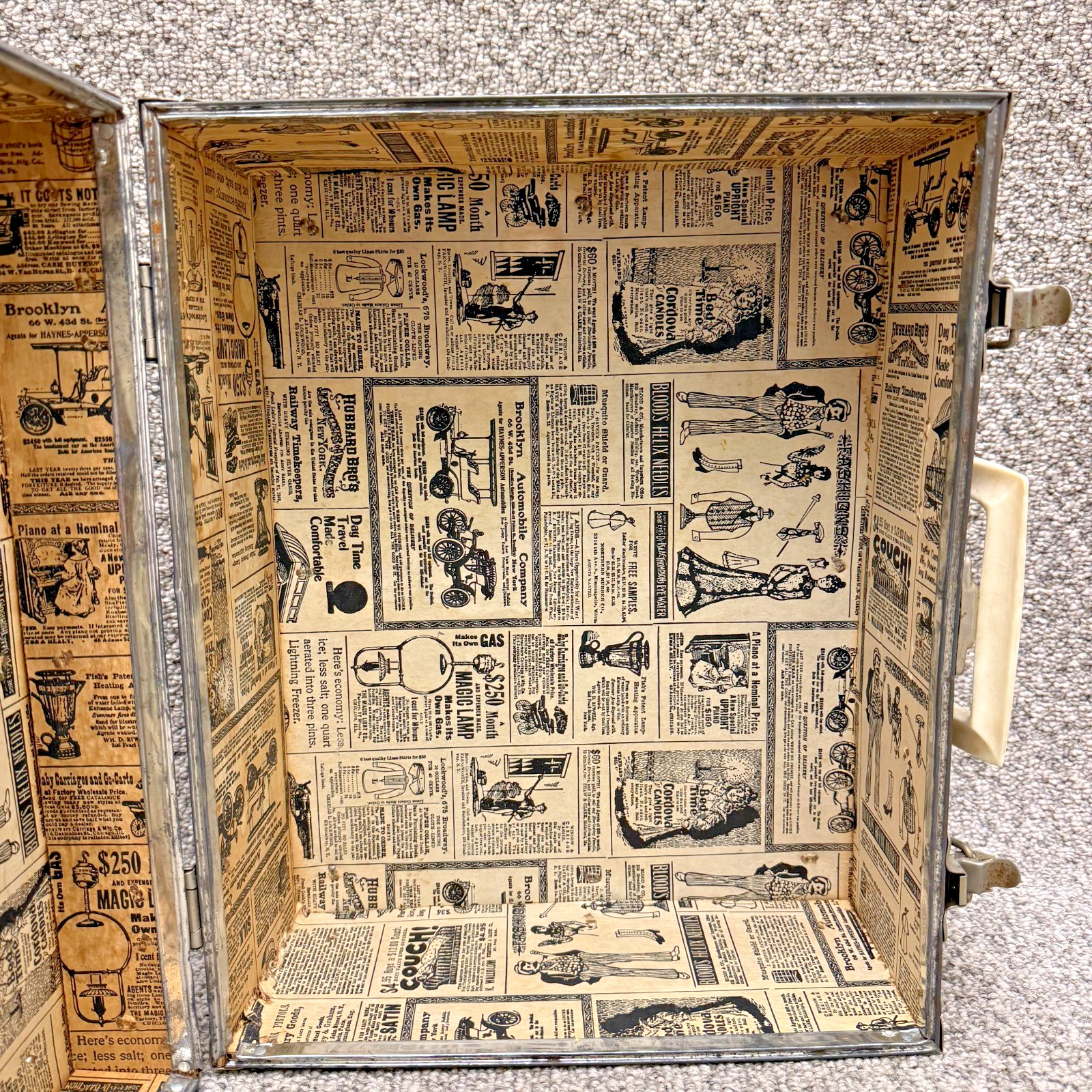 Vintage Hard Case/Suitcase or Stage Prop