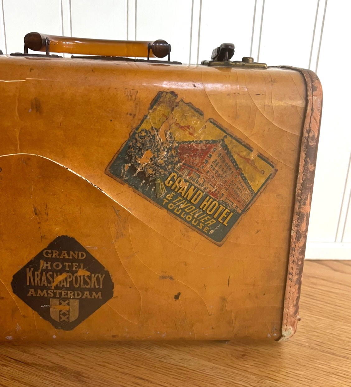 Vintage Samsonite Suitcase With Travel Sticker Decal Hotel Europe Decorative