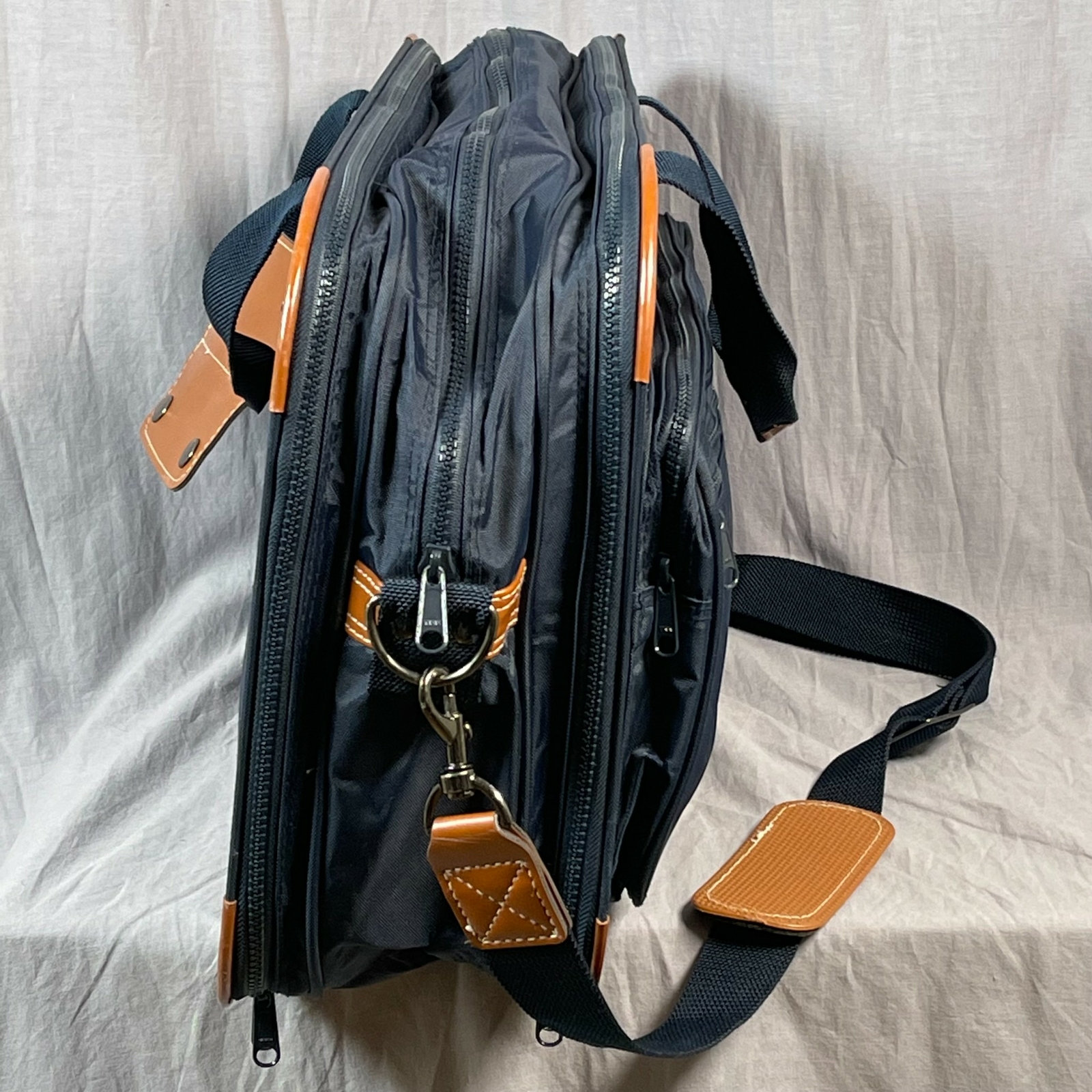Jordache Canvas Large Carry On Shoulder Messenger Bag Travel Weekender Vintage