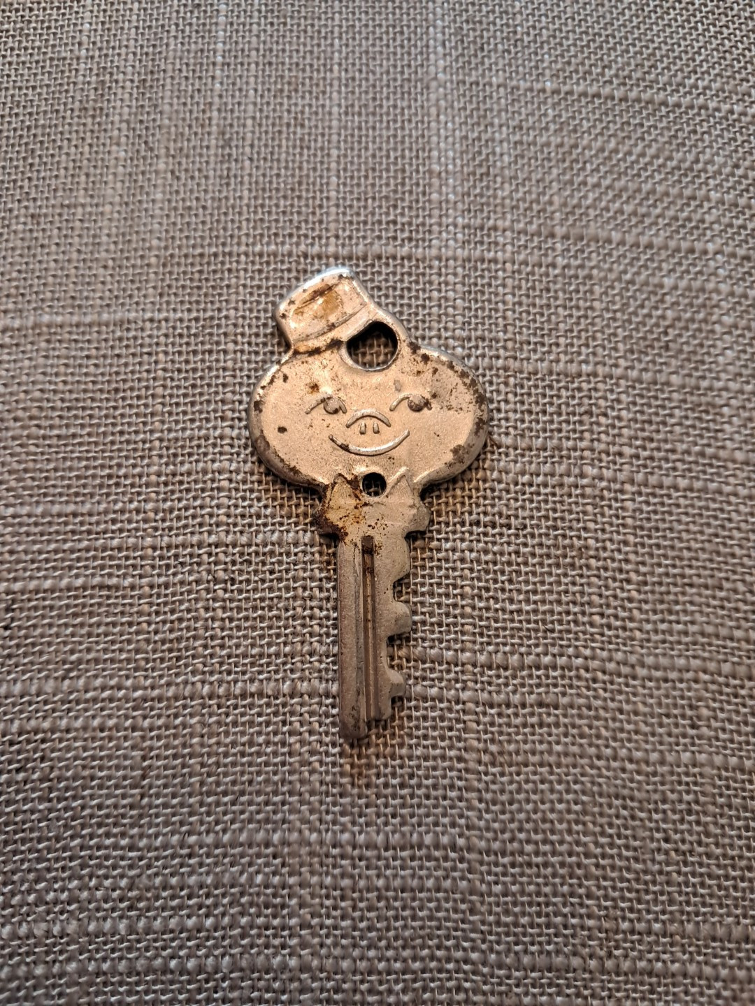 Vintage AMERICAN TOURISTER Midcentury Luggage KEY Stylized Bellhop Hat