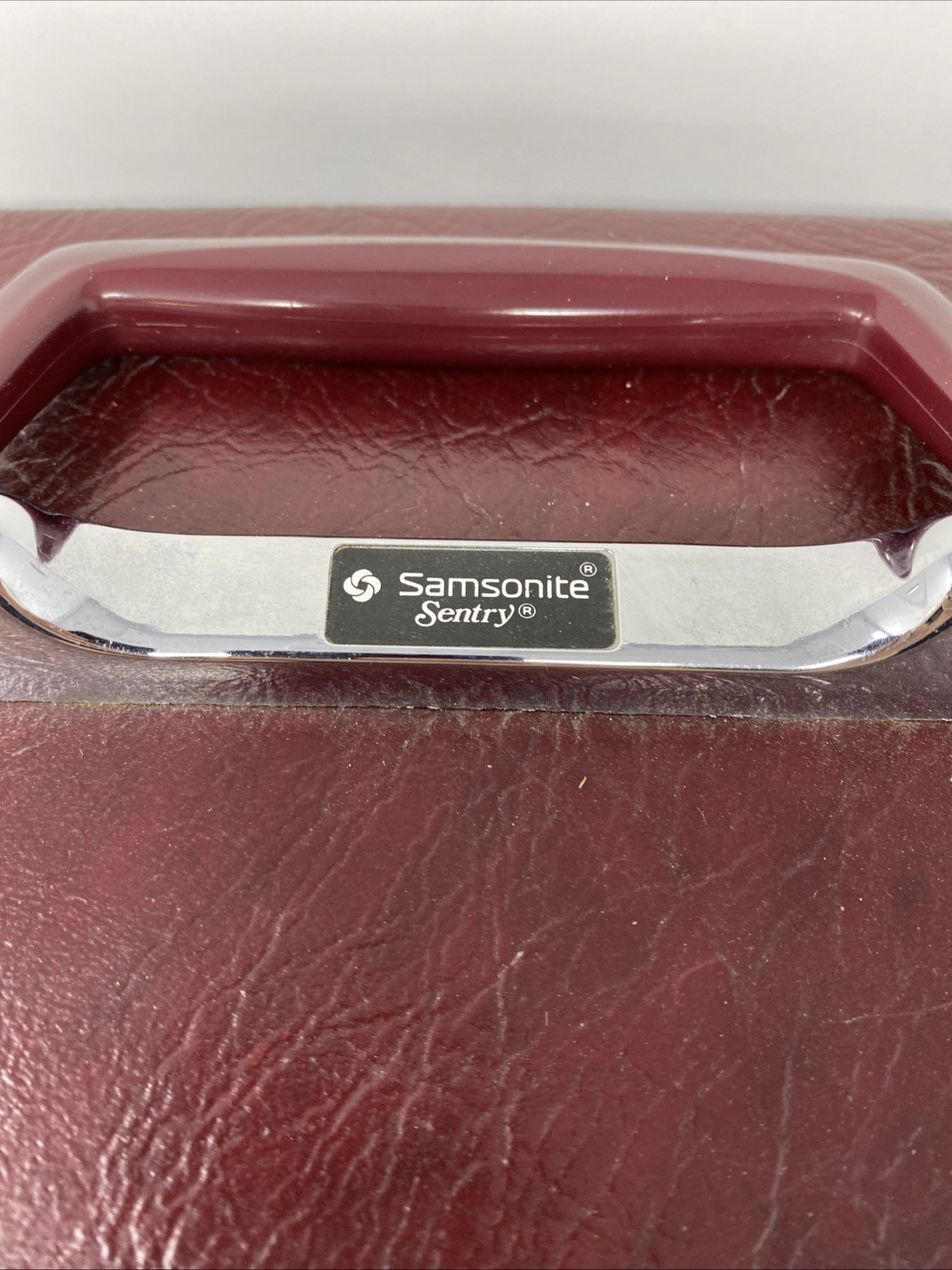 Vintage70’s Samsonite Maroon Hard Exterior Make Up Case
