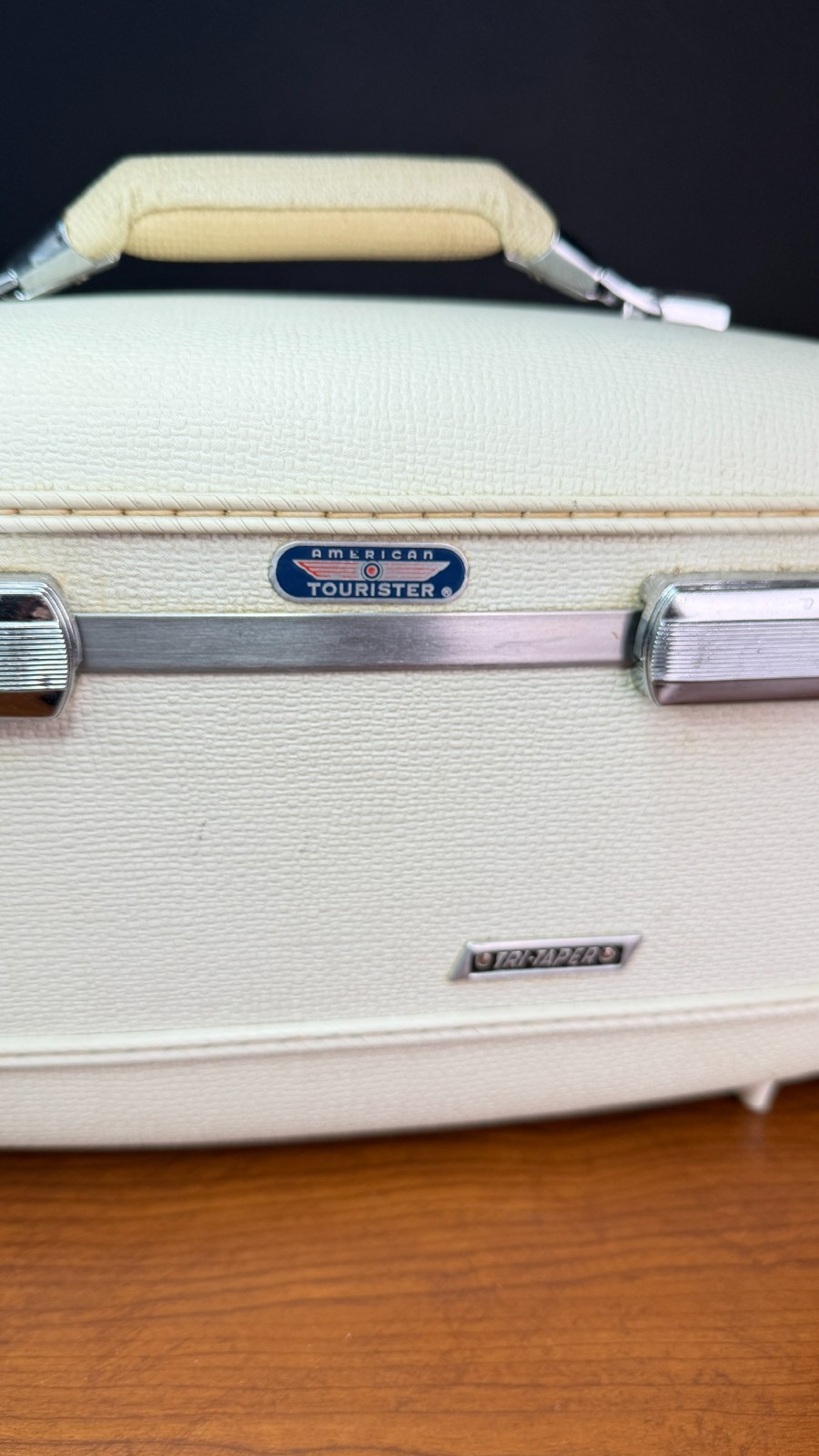 Vintage 1950s white train case AMERICAN TOURISTER small suitcase hard ivory