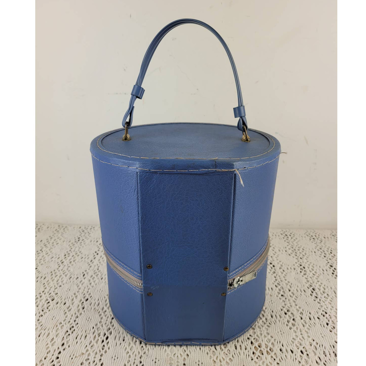 Vintage 1950s / 1960s Blue Retro Travel Hat or Wig w Handle Box Suitcase Luggage