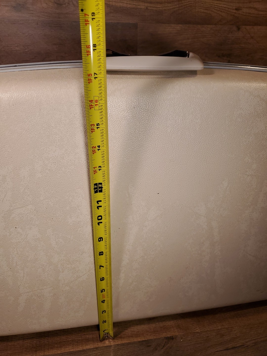 Vintage Samsonite Silhouette White Hard Shell Luggage 20” x 16” x 7”