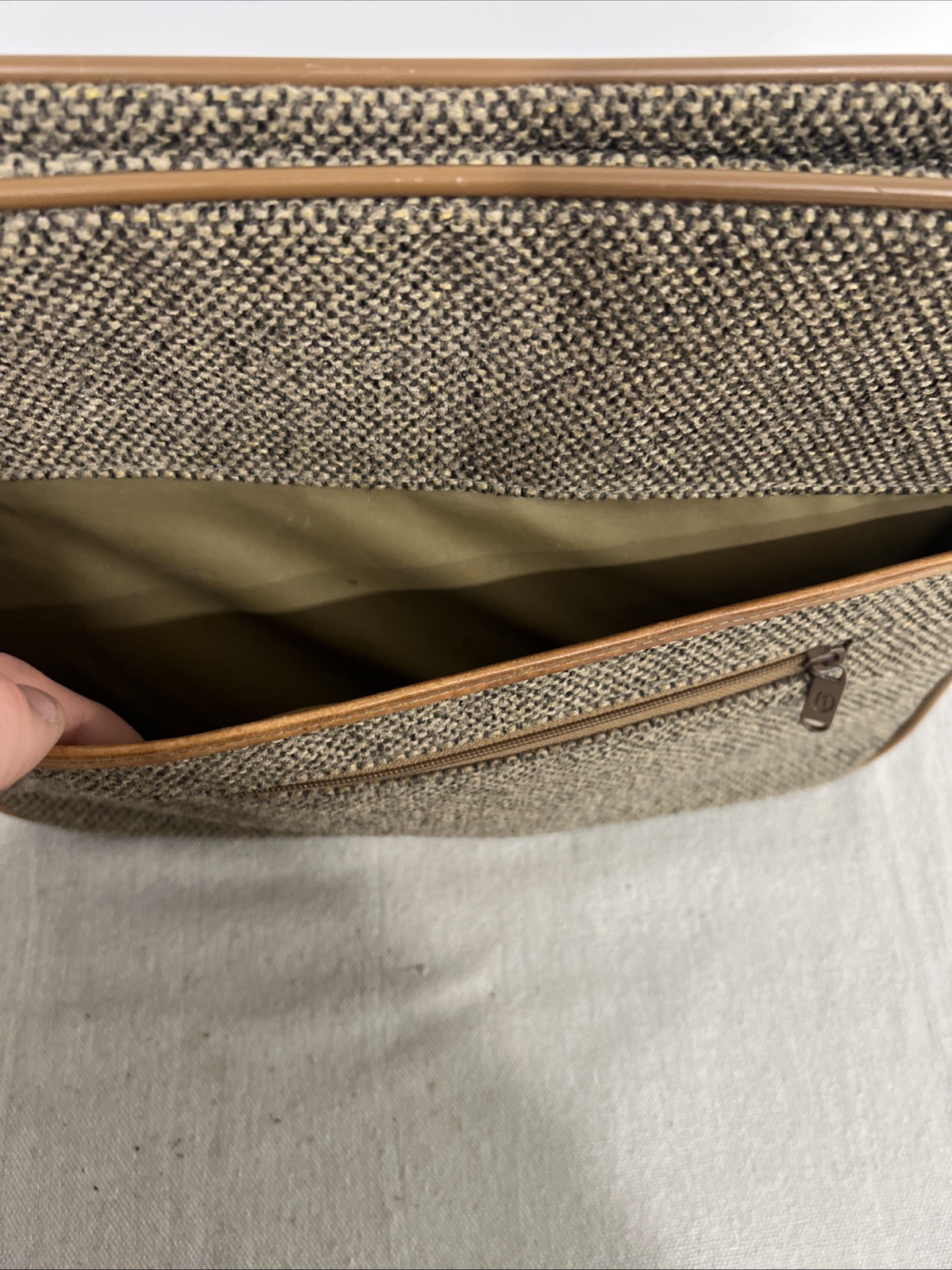 Vintage Hartmann Luggage Tweed & Leather Travel Shoulder Messenger Bag Carry On