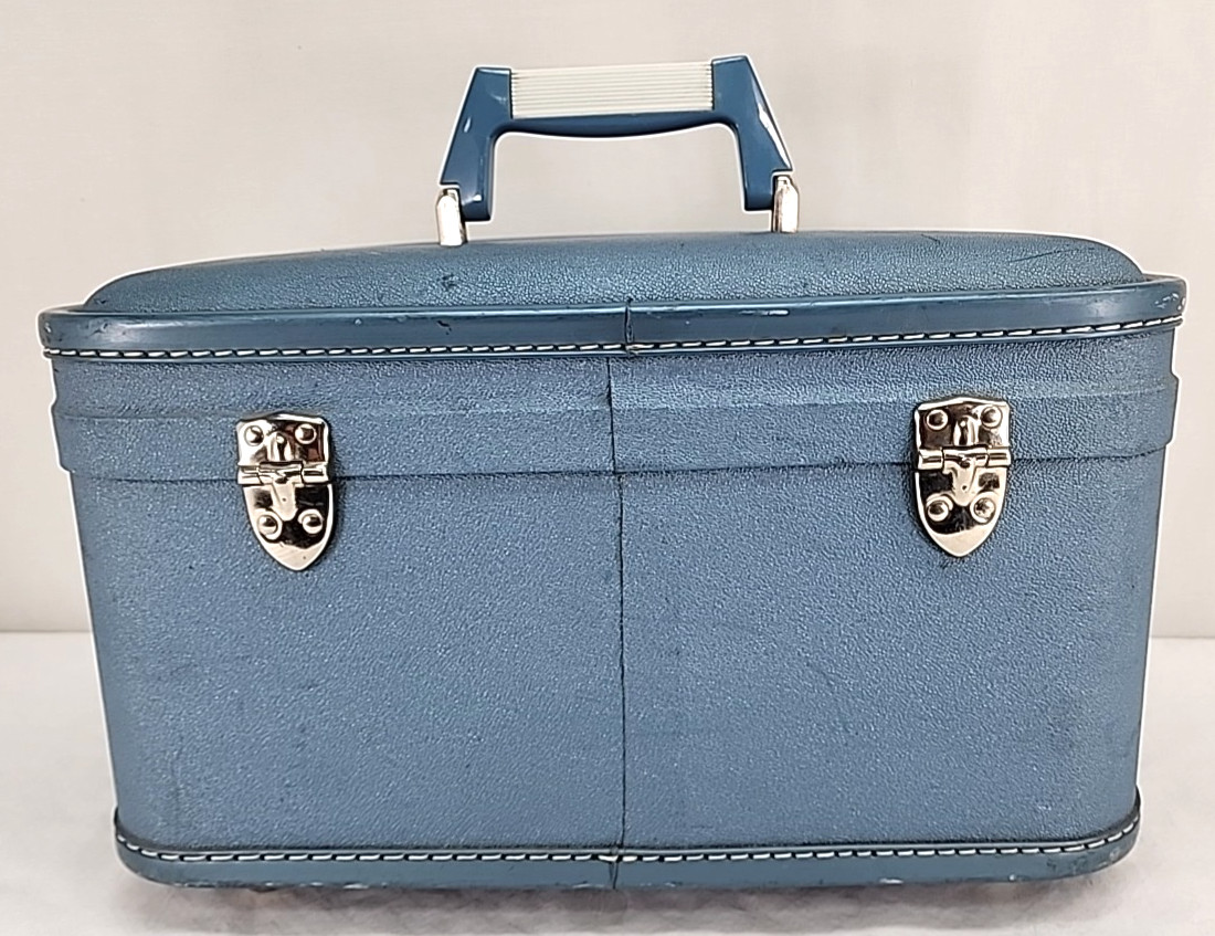 Vintage Wheary Train Case Blue Luggage Suitcase Retro Make Up Case 14x9x8