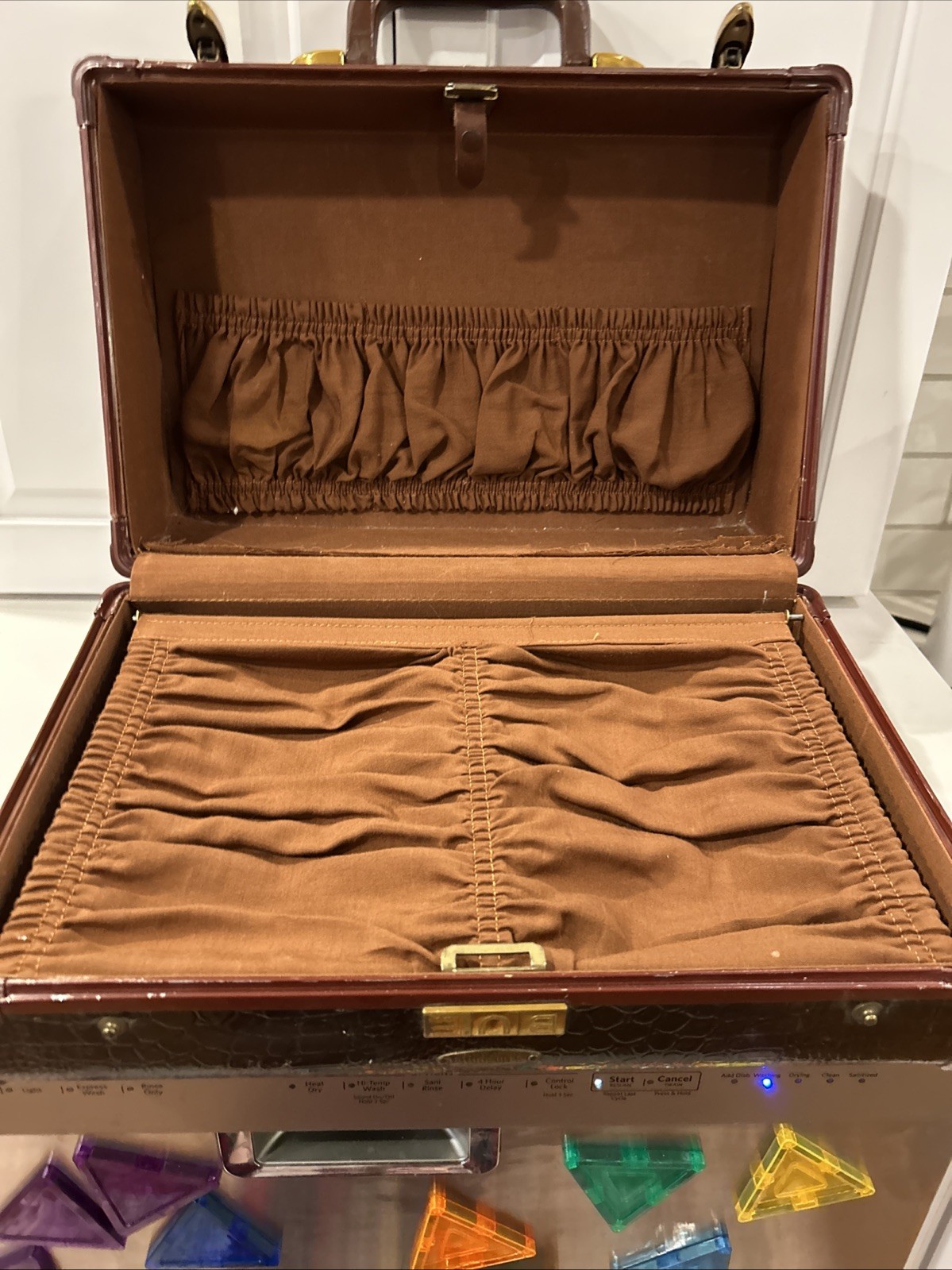 Vintage Shwayder Brothers Samsonite Faux Alligator Suitcase 4112 1940s