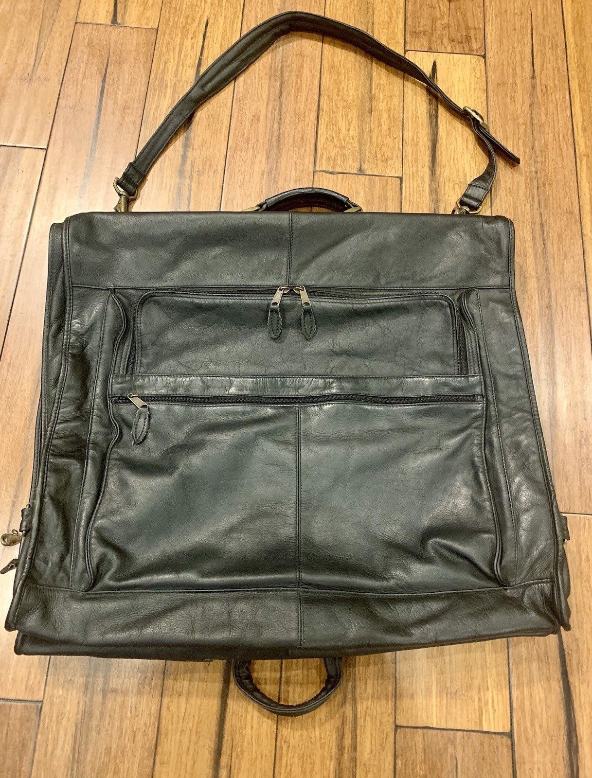 Vintage LEATHER GARMENT BAG Black Lightweight 22” Lenght x19”~VERY GOOD CONDITN!