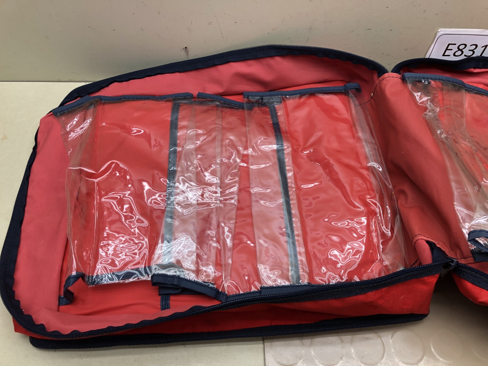 Vintage Lillian Vernon Red Duffel Storage Zipper Bag Tote W/ Interior Pockets