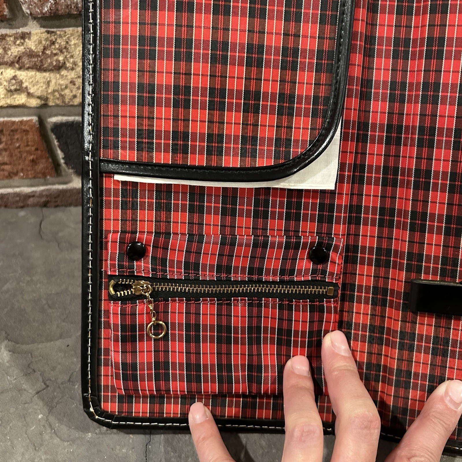 Vtg midcentury necktie travel case Black Exterior Red Tartan Interior – E