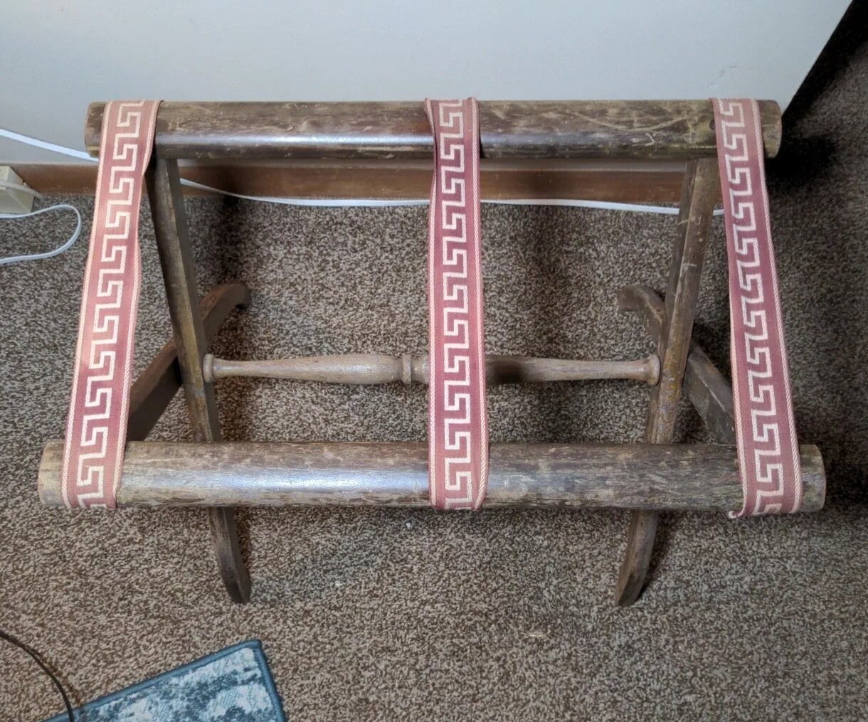 VTG WOOD CARVED FOLDING LUGGAGE BAG RACK ROMAN KEY PATTERN 3 STRAP