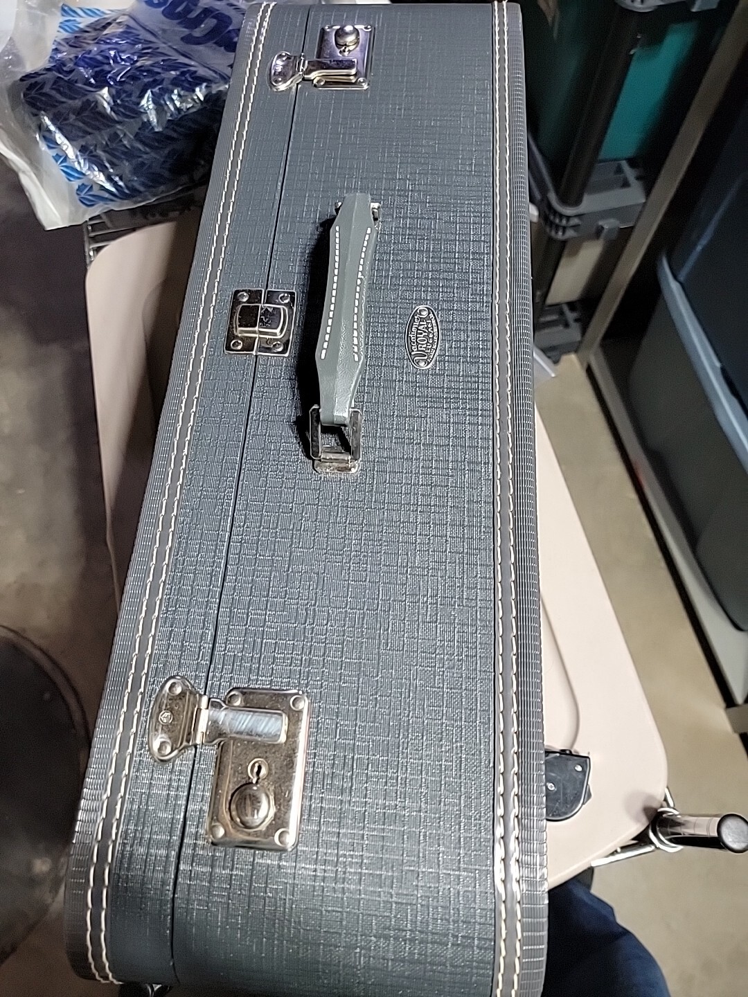 ROYAL Vacationer Luggage – Vintage Hard Shell 2-piece Gray No Key