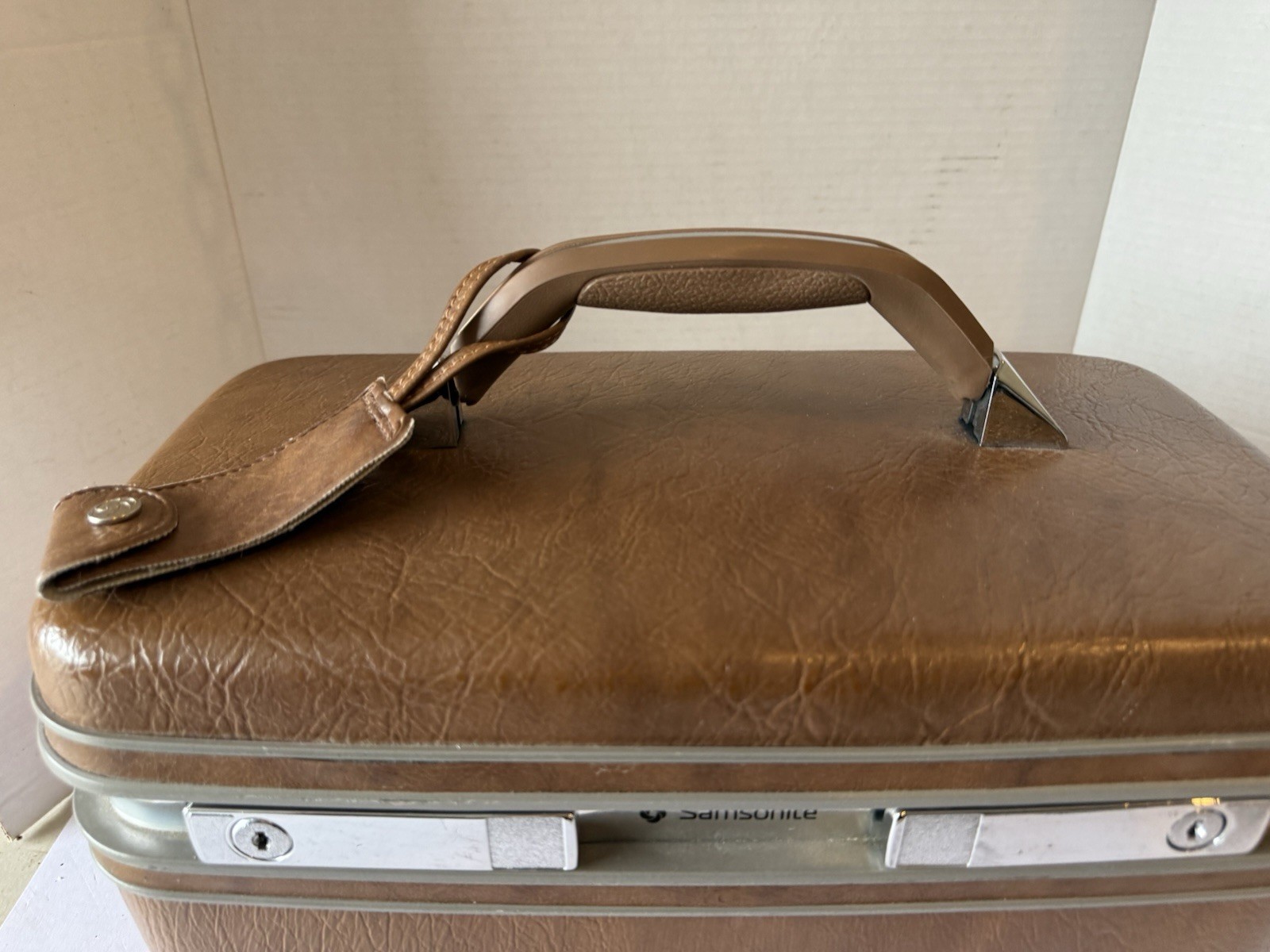 Vintage Sansonite Brown Train Case With Mirror