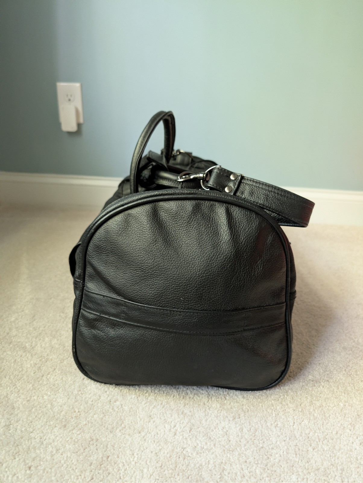 Vintage Johnson & Johnson Promo AmeriLeather Duffel Travel Bag Black 20″ Luggage