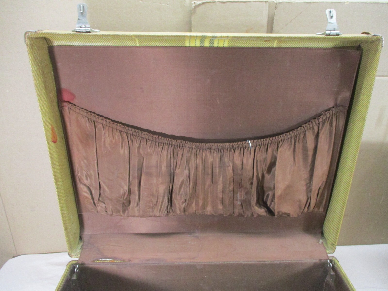 2 Vintage Hard Case Luggage Wardrobe Travel Suitcase’s