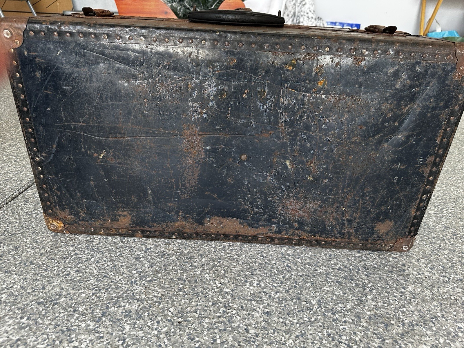 Vintage Black Hard Metal Suitcase Trunk w/ Locking Clasp, Up to 40L