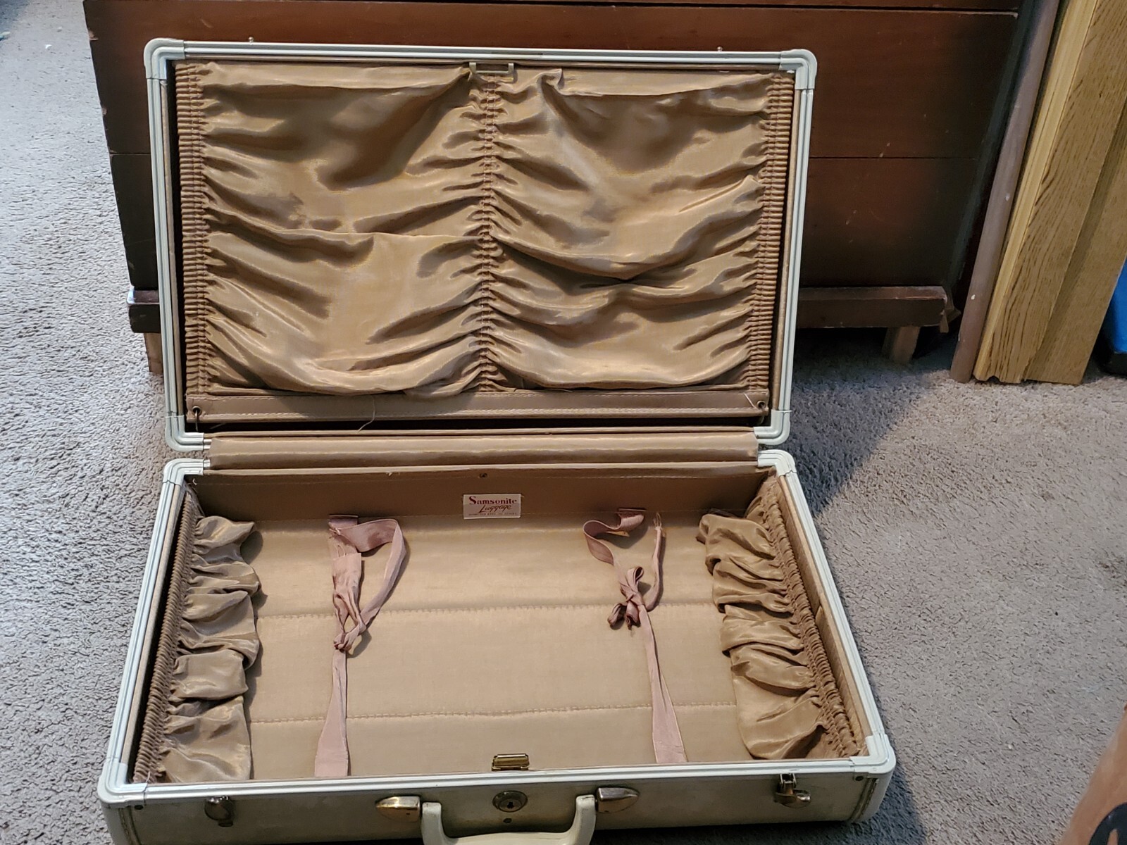 SAMSONITE #4521 BEIGE/TAN MARBLE HARD TRAIN 21″ x13″x 7″ SHWAYDER SUITCASE 1950s