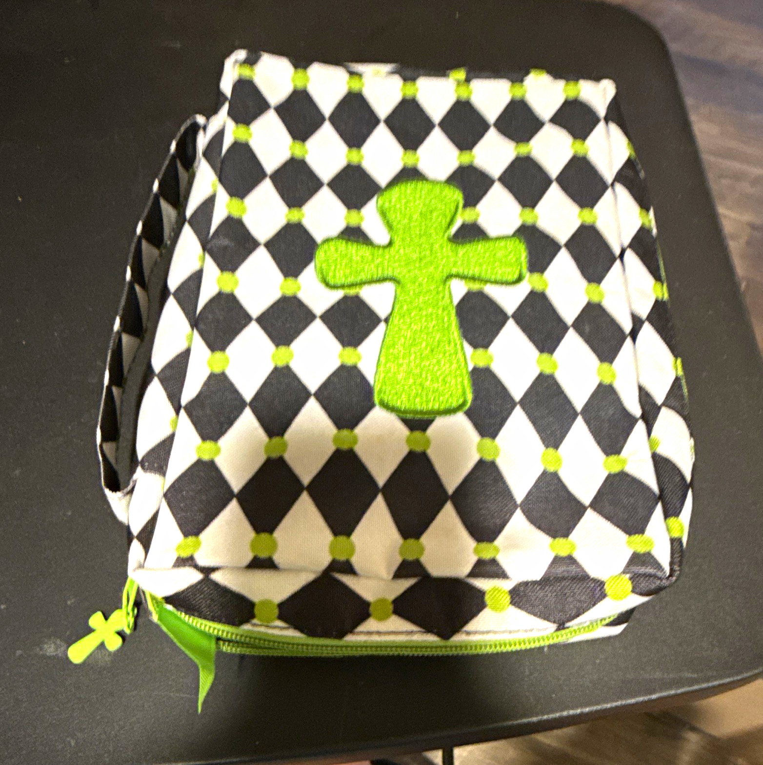 Black White Green Geometric Bible Bag Zipper Pockets Wrist Strap 9 x 8 in