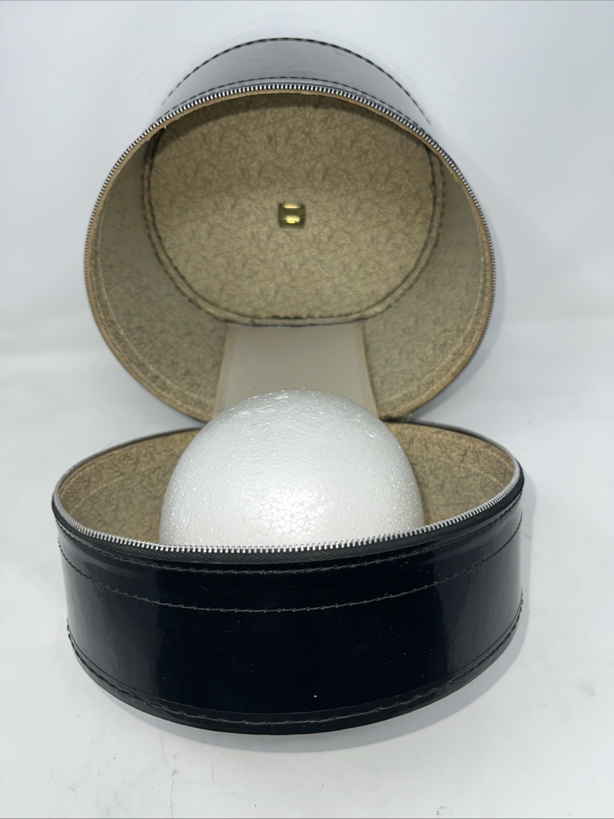 Vintage Black Patent Leather Wig Hat Box Zipper Handle Travel Case Large