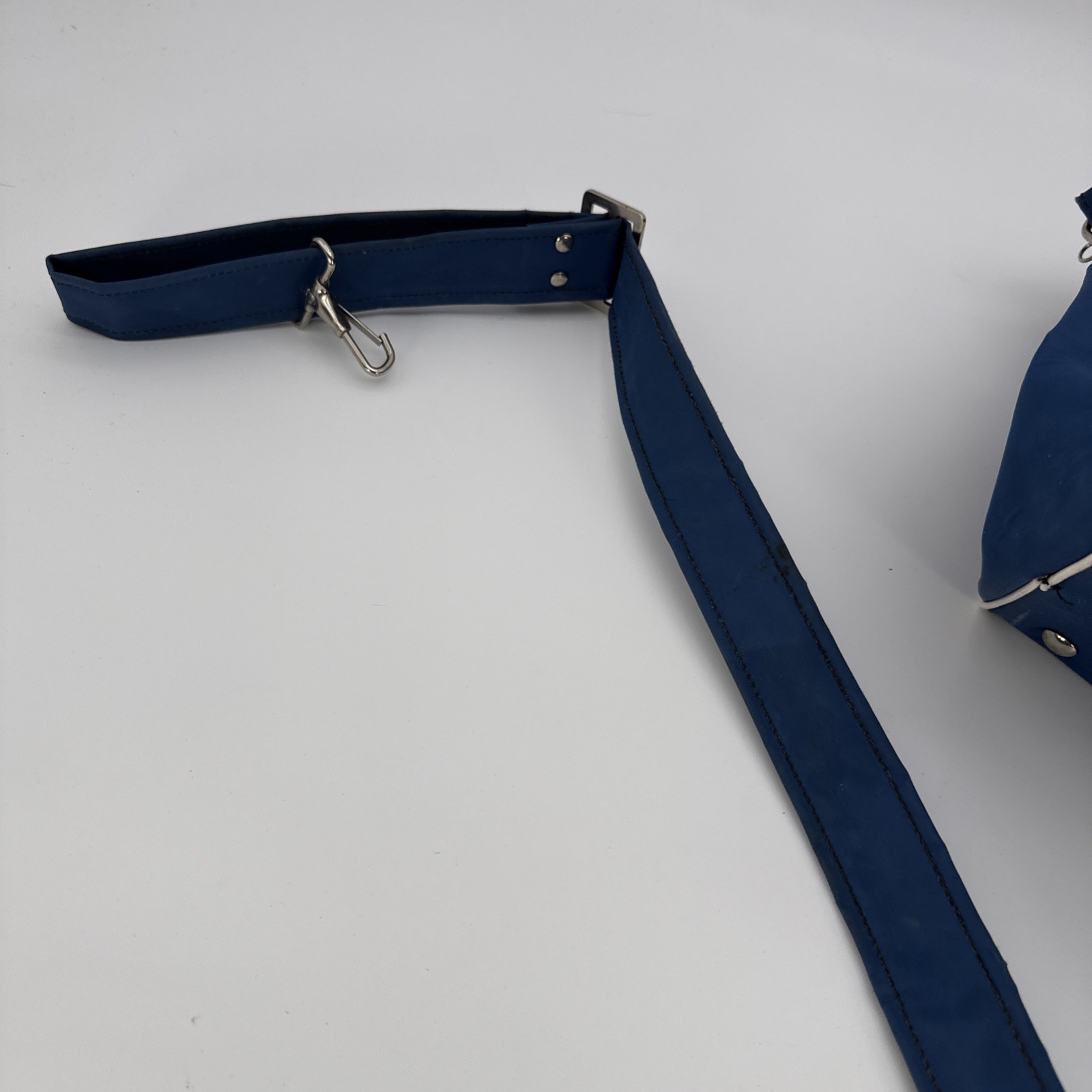 vintage 1970s 1980s French-American Class Vinyl Travel Luggage Carry On Bag Blue