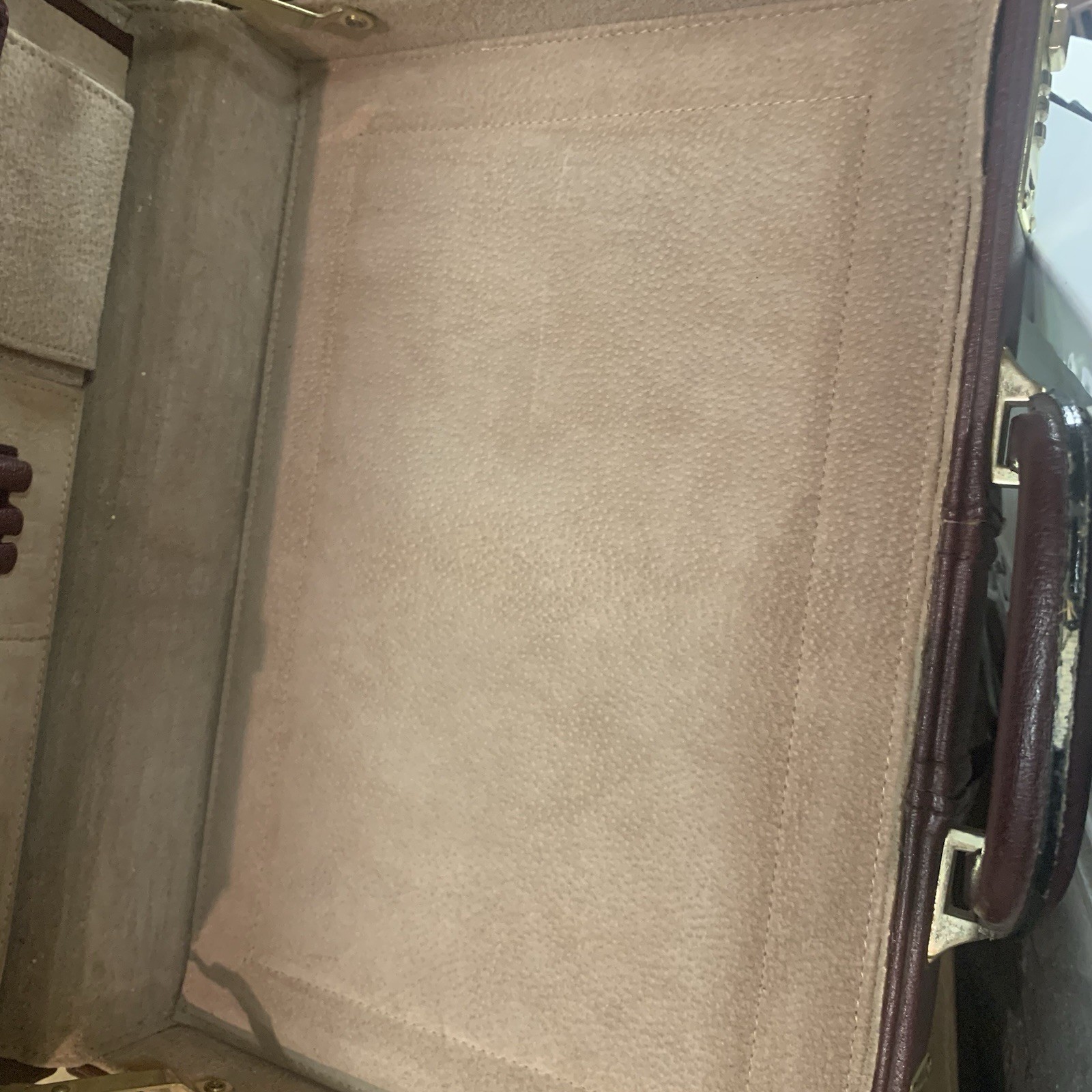 VTG Leather Briefcase The Wallstreeter by Earhart Burgundy Golden Accessories