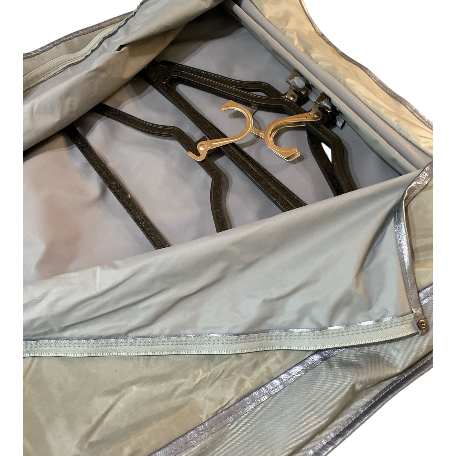 American Tourister Garment Bag Grey Vintage with hangers