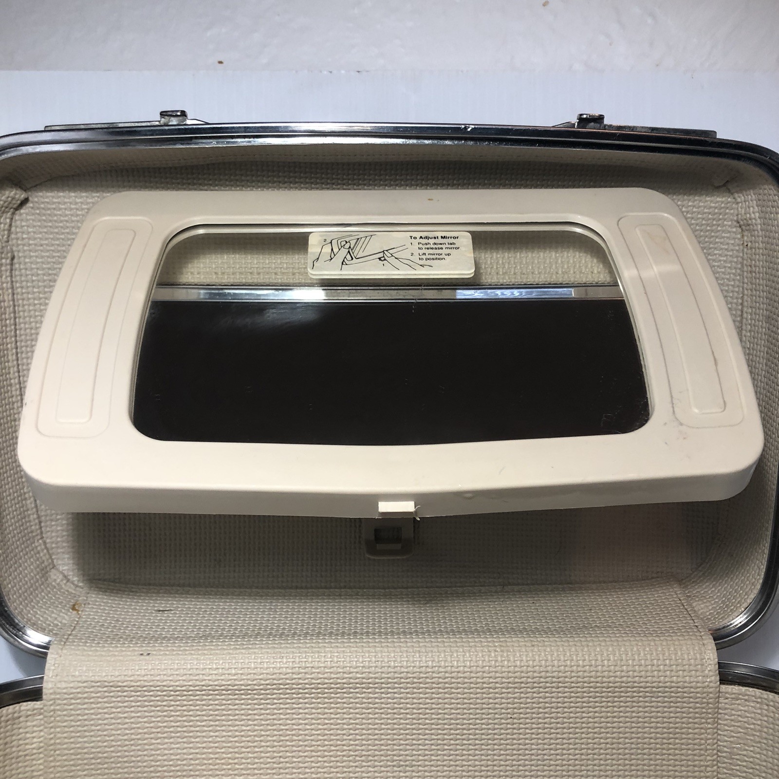 Vintage American Tourister Vanity Travel Train Case 14″ Brown Hard Shell W/Keys