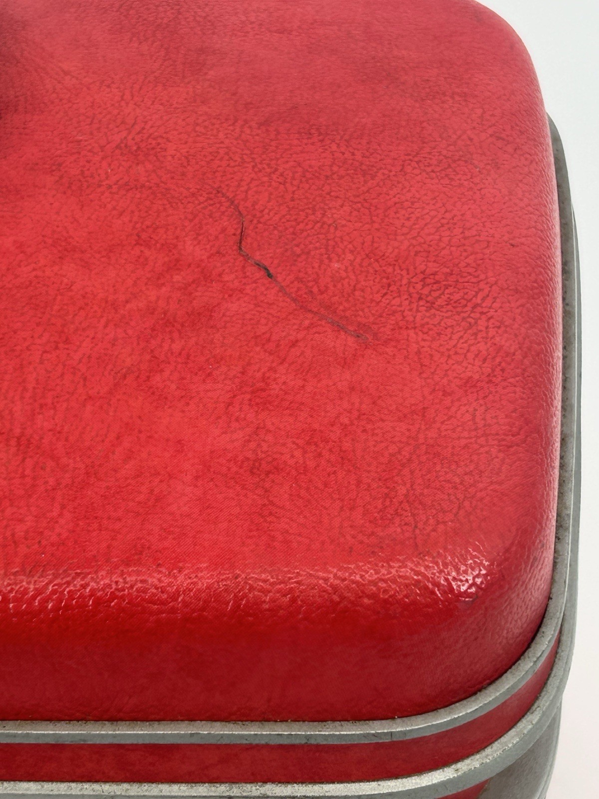 Vintage Red Samsonite Silhouette Vanity Train Luggage Cosmetic Case W/ Keys