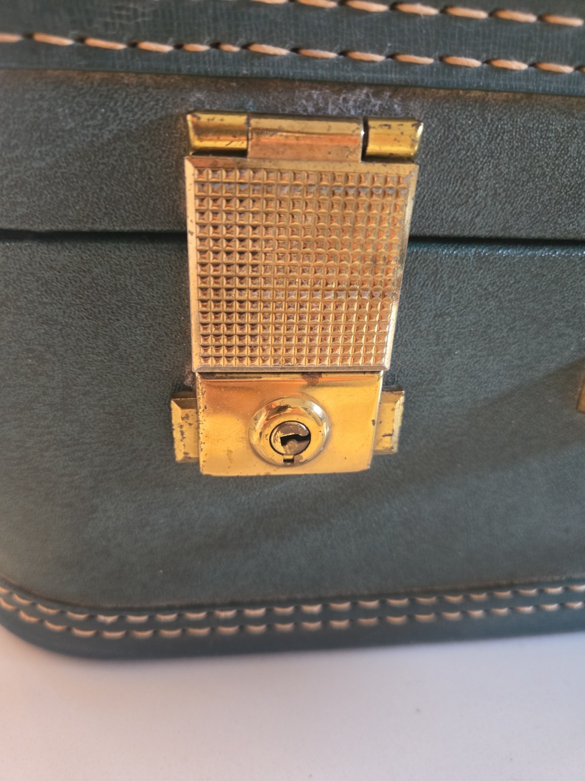 Vintage Lady Baltimore Green Hardside Suitcase W/Brass Fittings, 17×11.5 X 6.6
