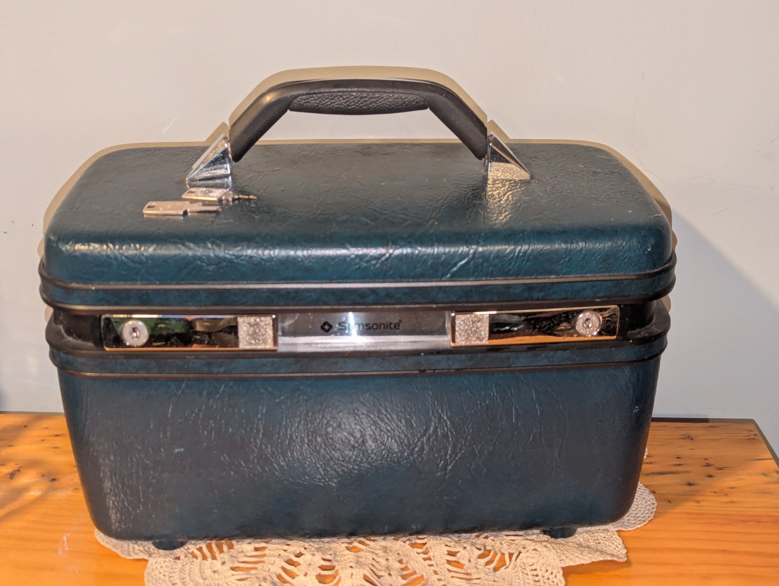 Vintage Samsonite Profile II Train Case – Teal Blue Makeup Suitcase w/ Tray & 2