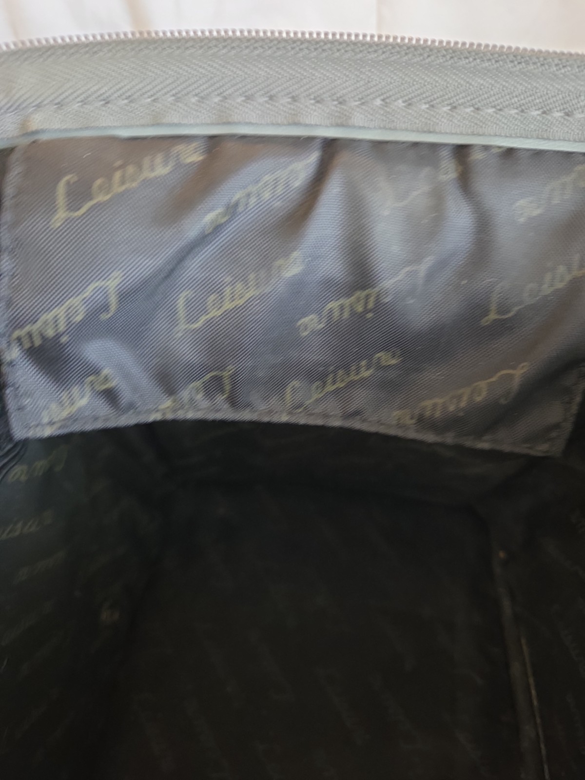 Near Mint Vintage 1980s Leisure Tapestry Train Case Makeup Travel Strap 14″, Vtg