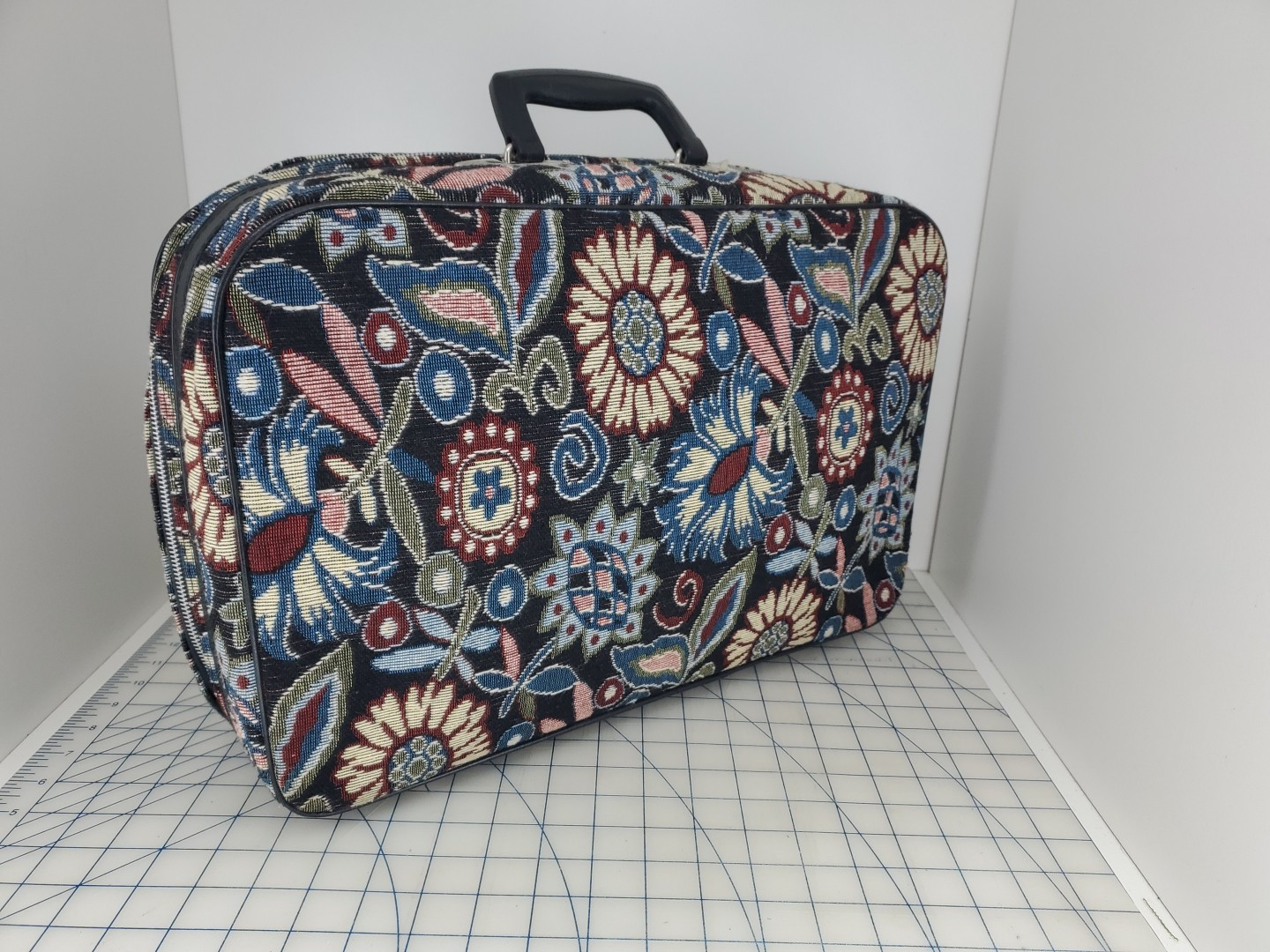 Vintage 1970’s Bantam Travelware Blue Black Floral Suitcase W/ Key Retro