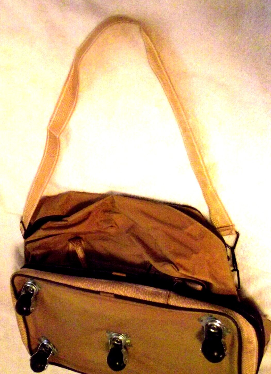 1987 N&N Brand Hong Kong Expandable Vinyl Tan Travel Bag Kwun Fung Stanley Store