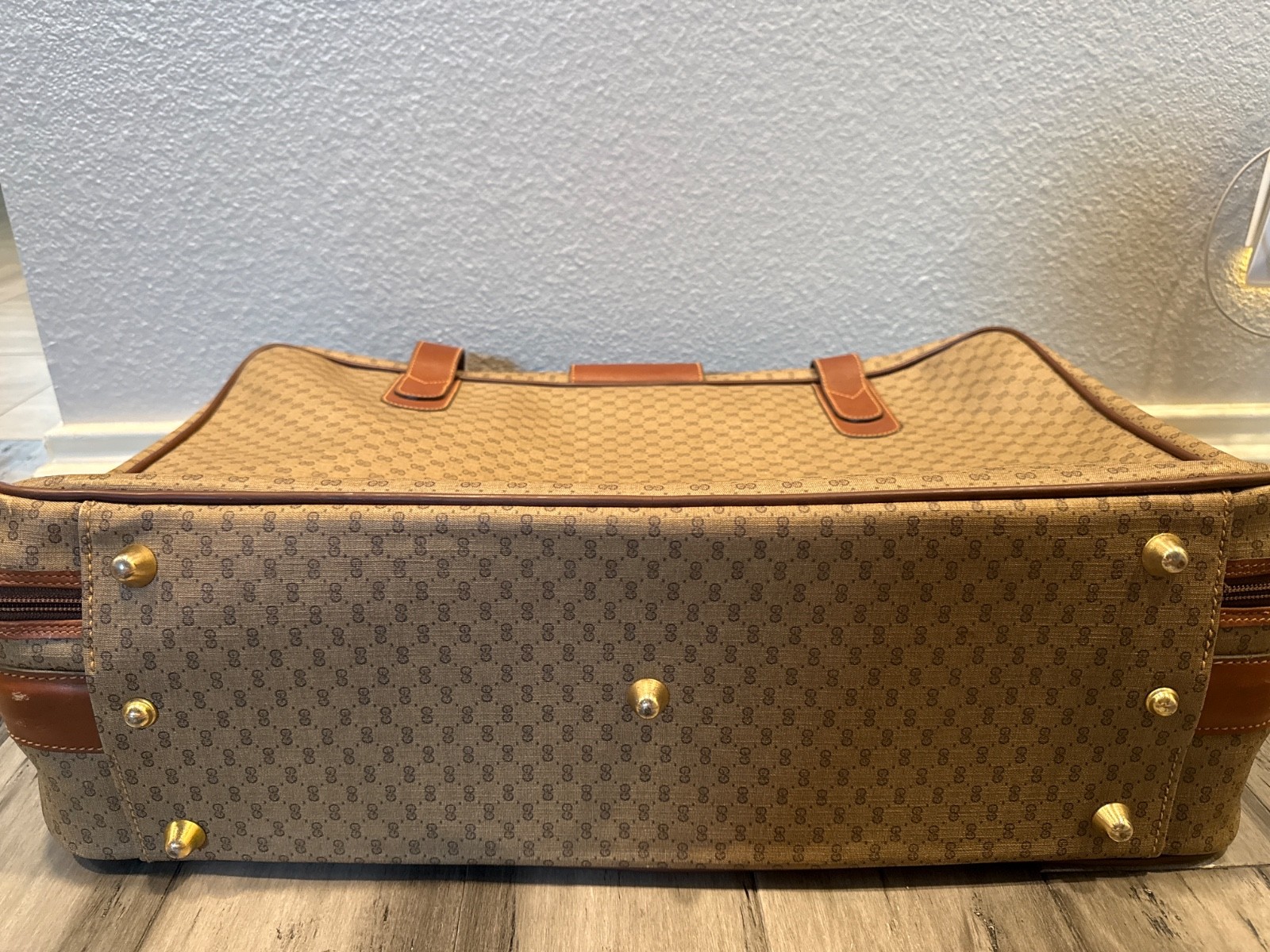 vintage gucci luggage travel